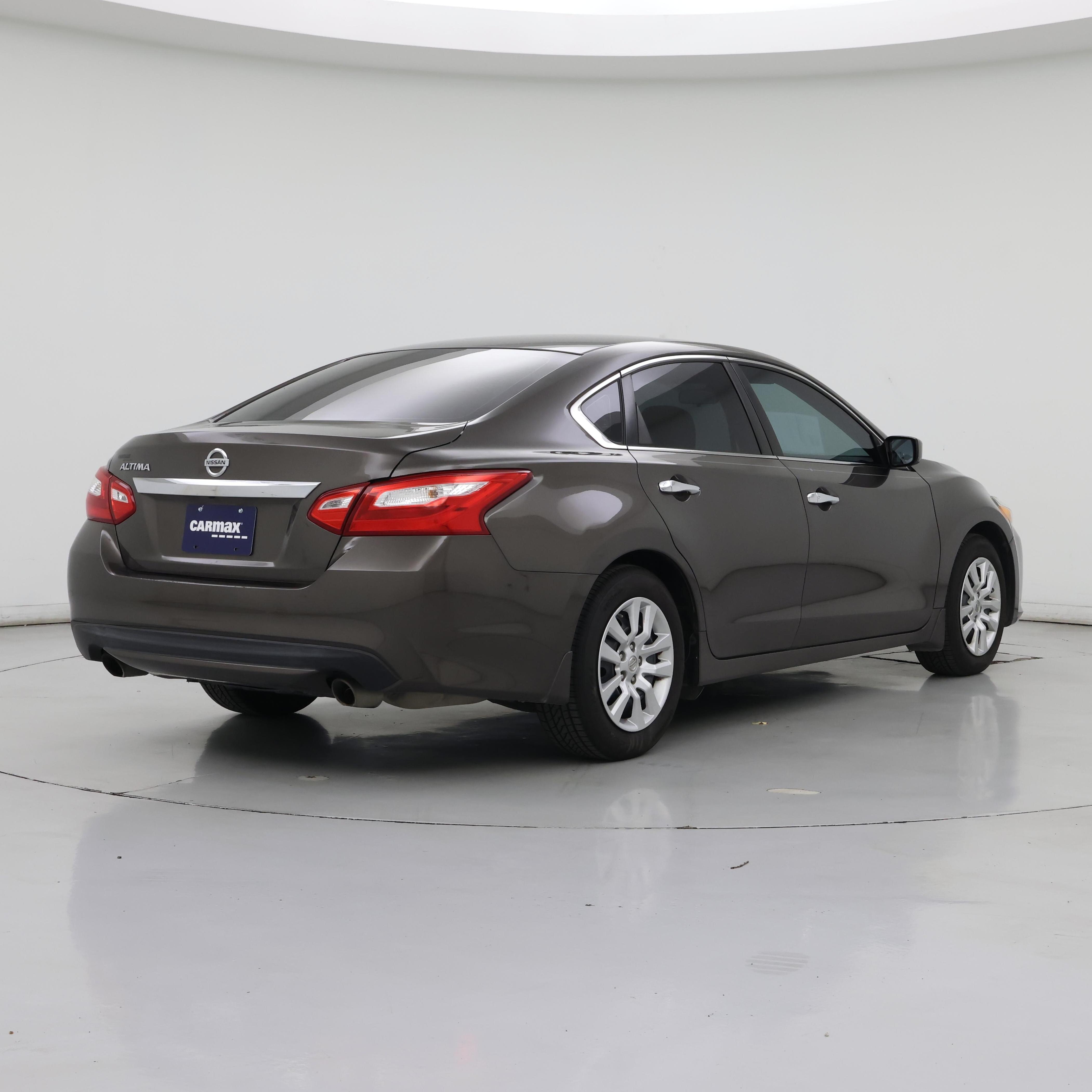 Thumbnail: 2016 Nissan Altima - 8