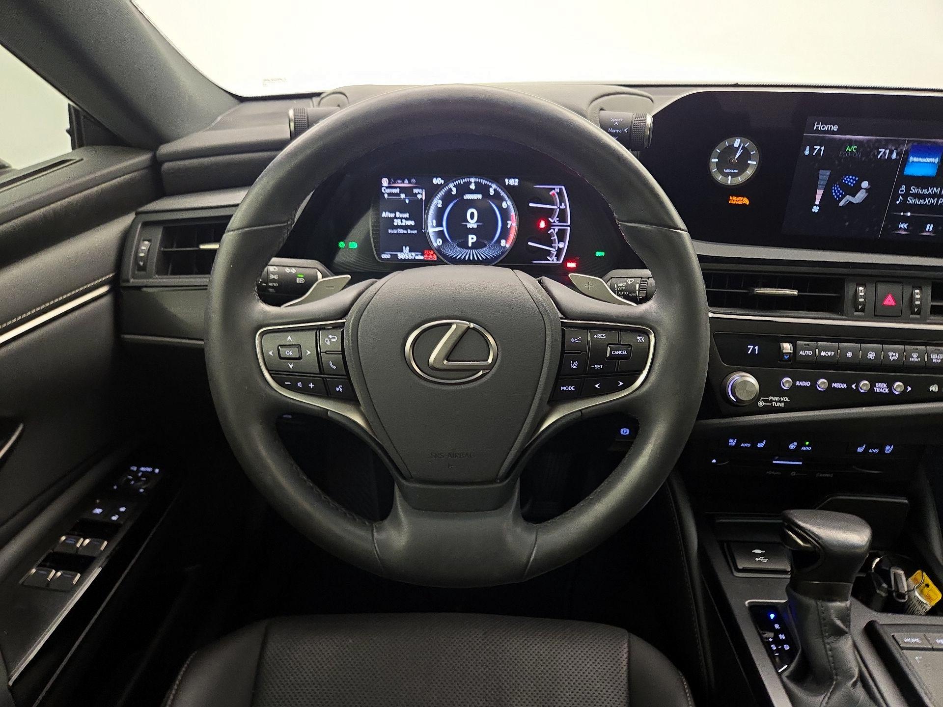 Thumbnail: 2022 Lexus ES - 10