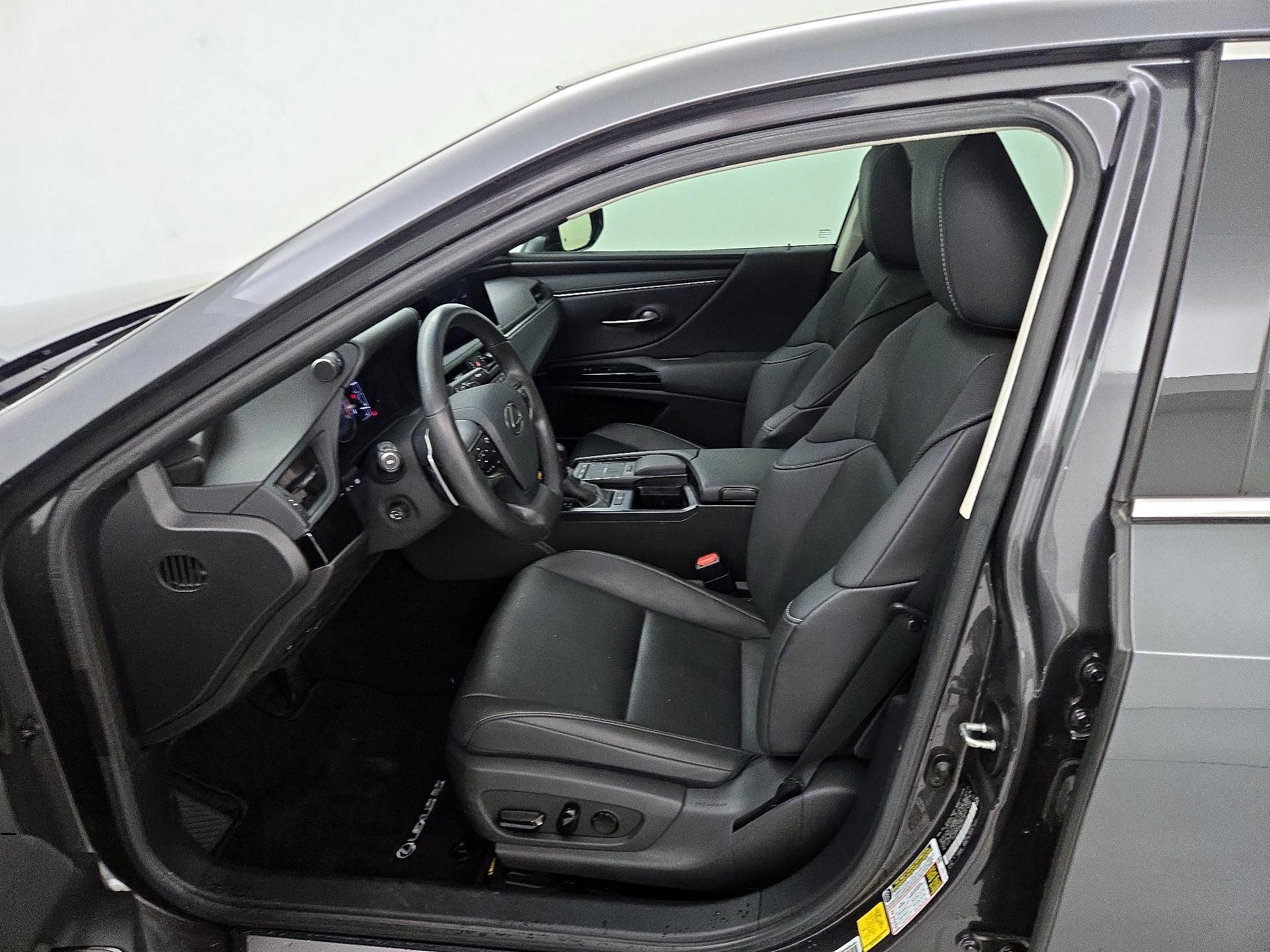 Thumbnail: 2022 Lexus ES - 11