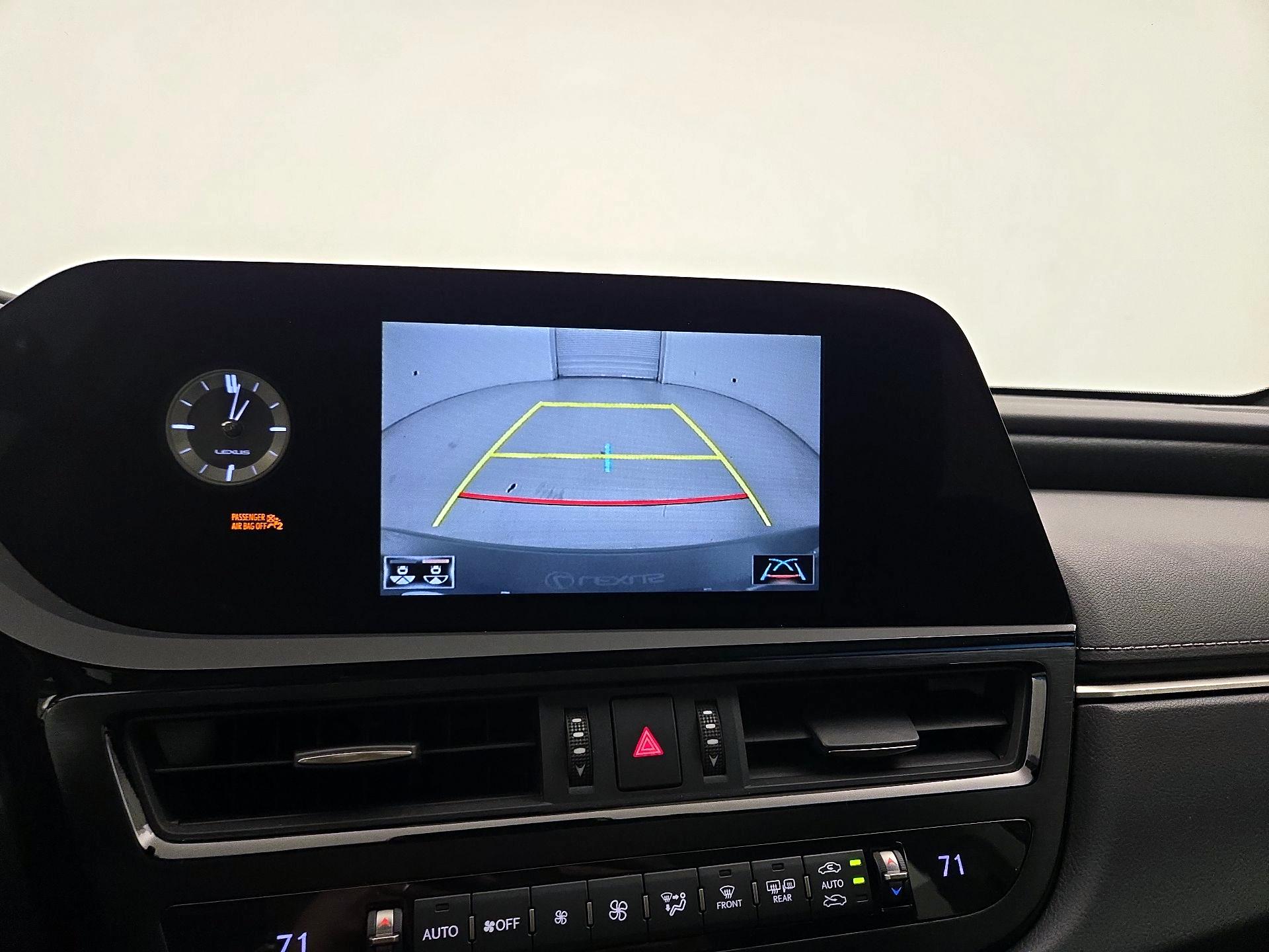 Thumbnail: 2022 Lexus ES - 13