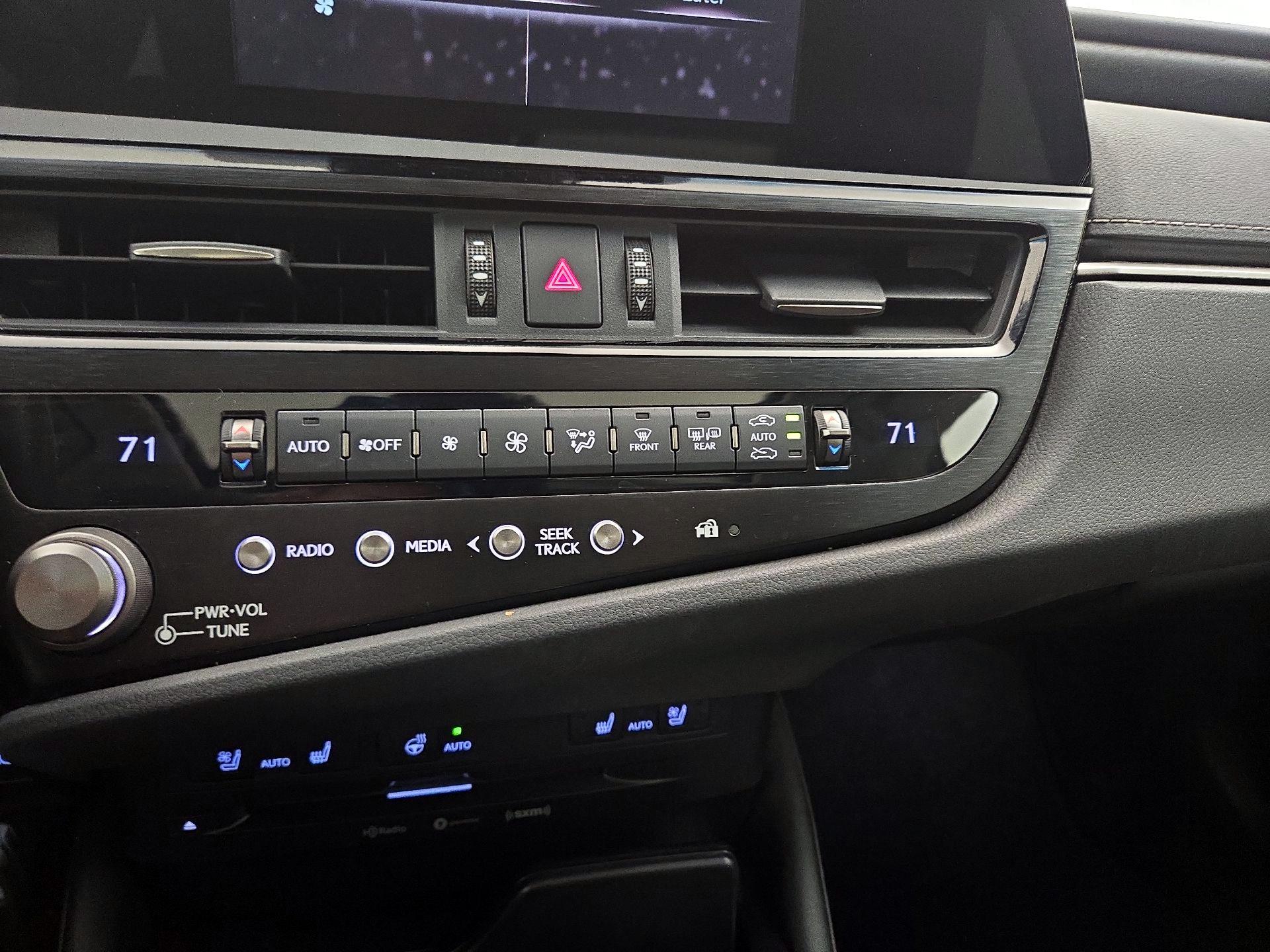 Thumbnail: 2022 Lexus ES - 15