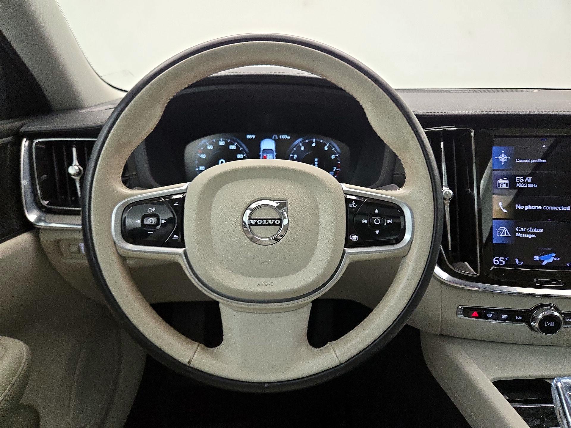 Thumbnail: 2022 Volvo S60 - 10