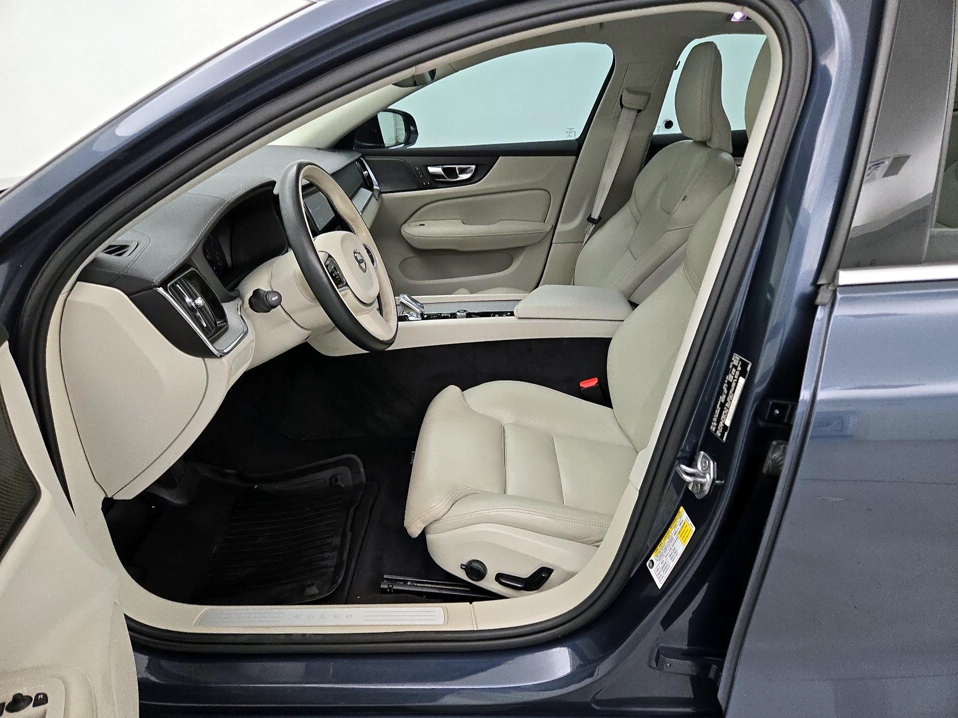 Thumbnail: 2022 Volvo S60 - 11