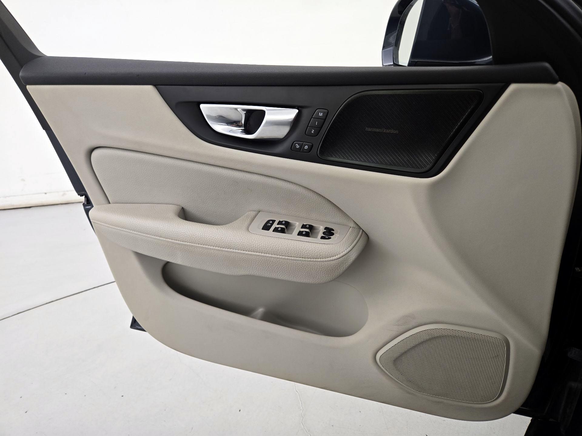 Thumbnail: 2022 Volvo S60 - 12