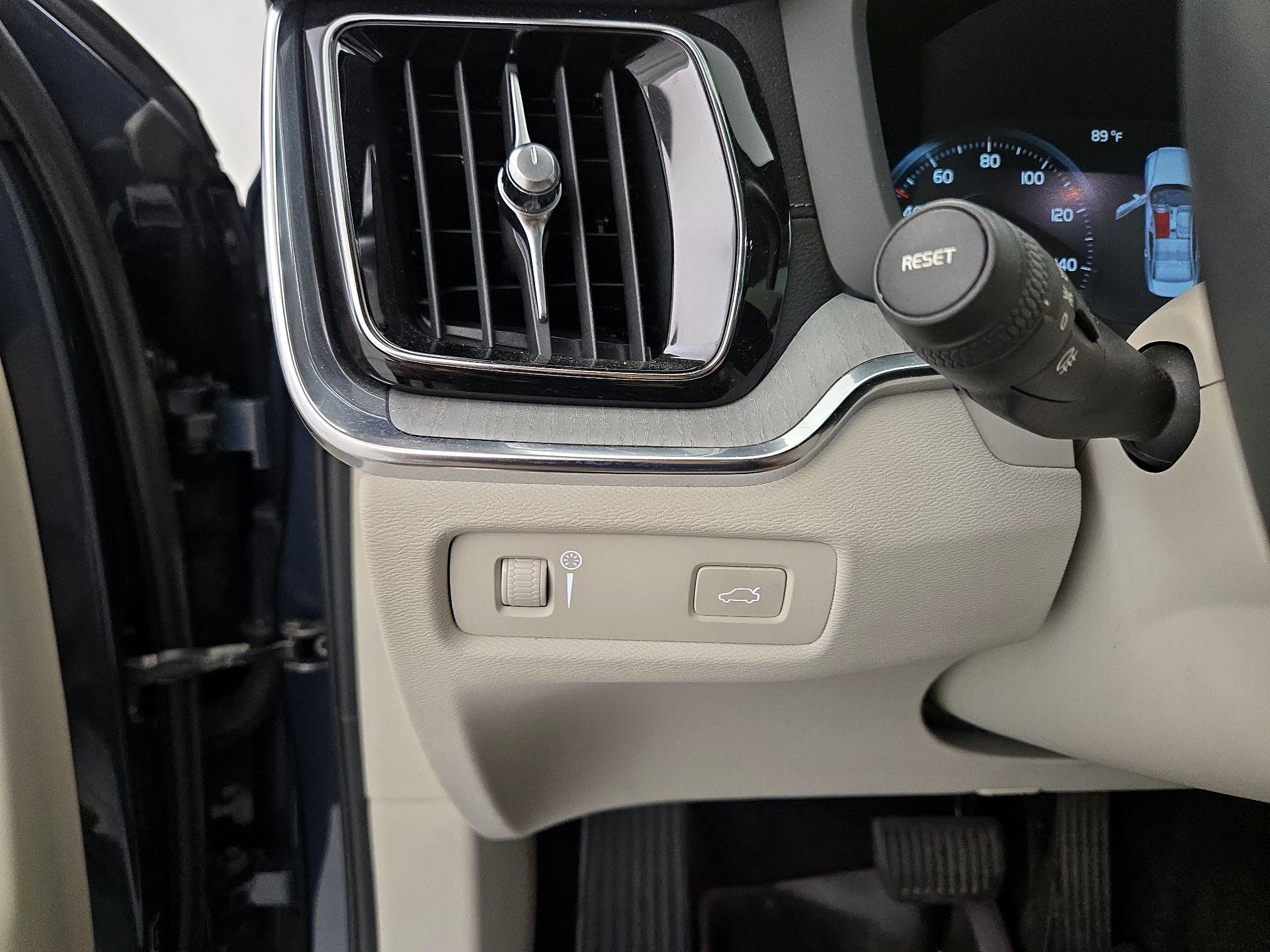 Thumbnail: 2022 Volvo S60 - 13