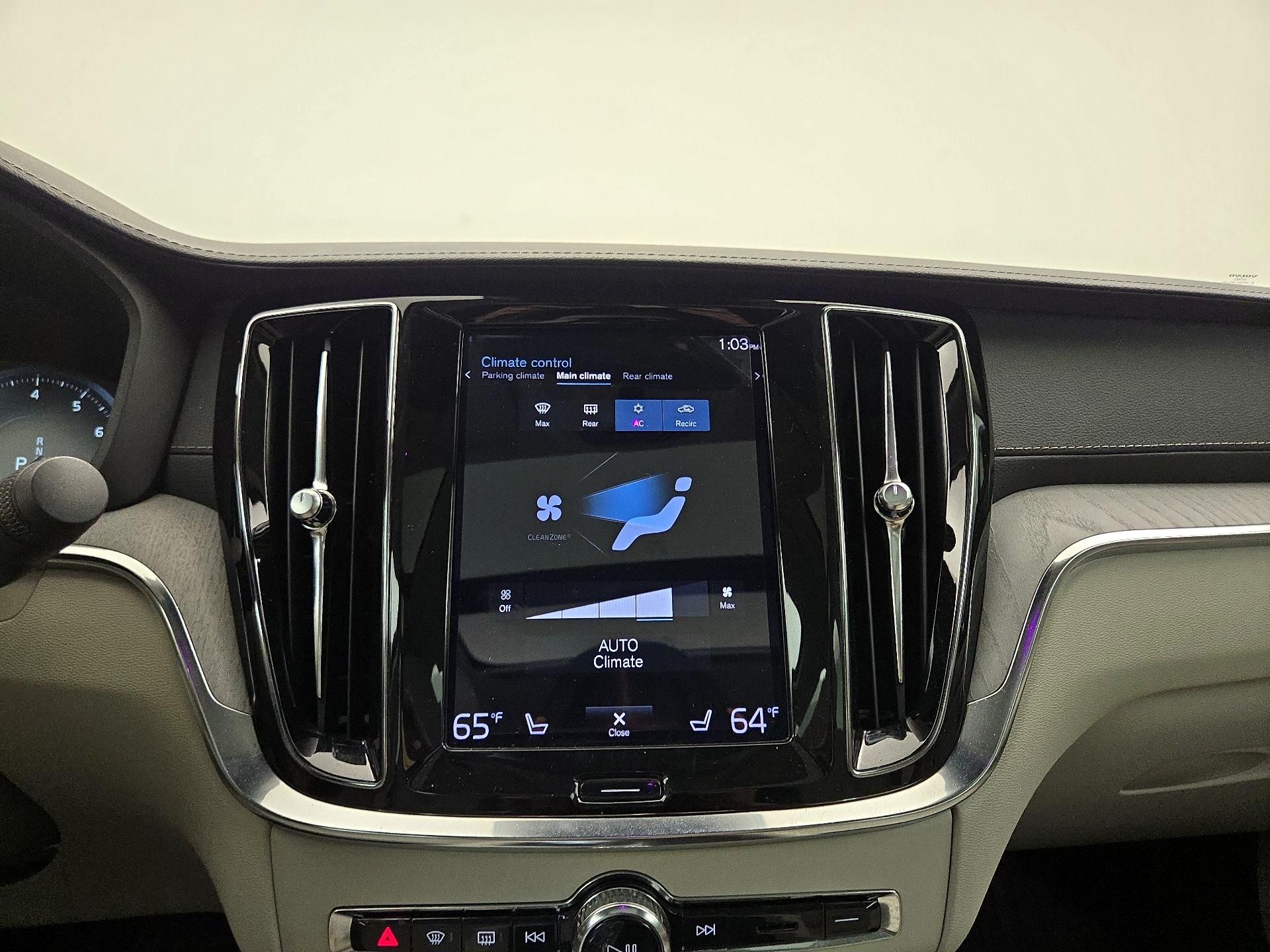 Thumbnail: 2022 Volvo S60 - 16