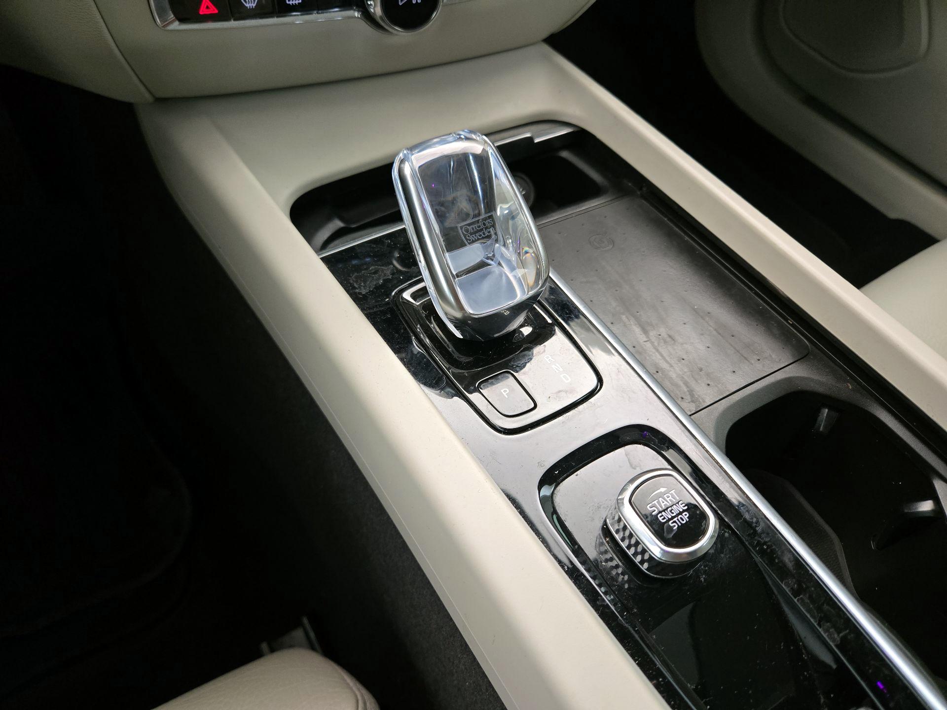 Thumbnail: 2022 Volvo S60 - 17