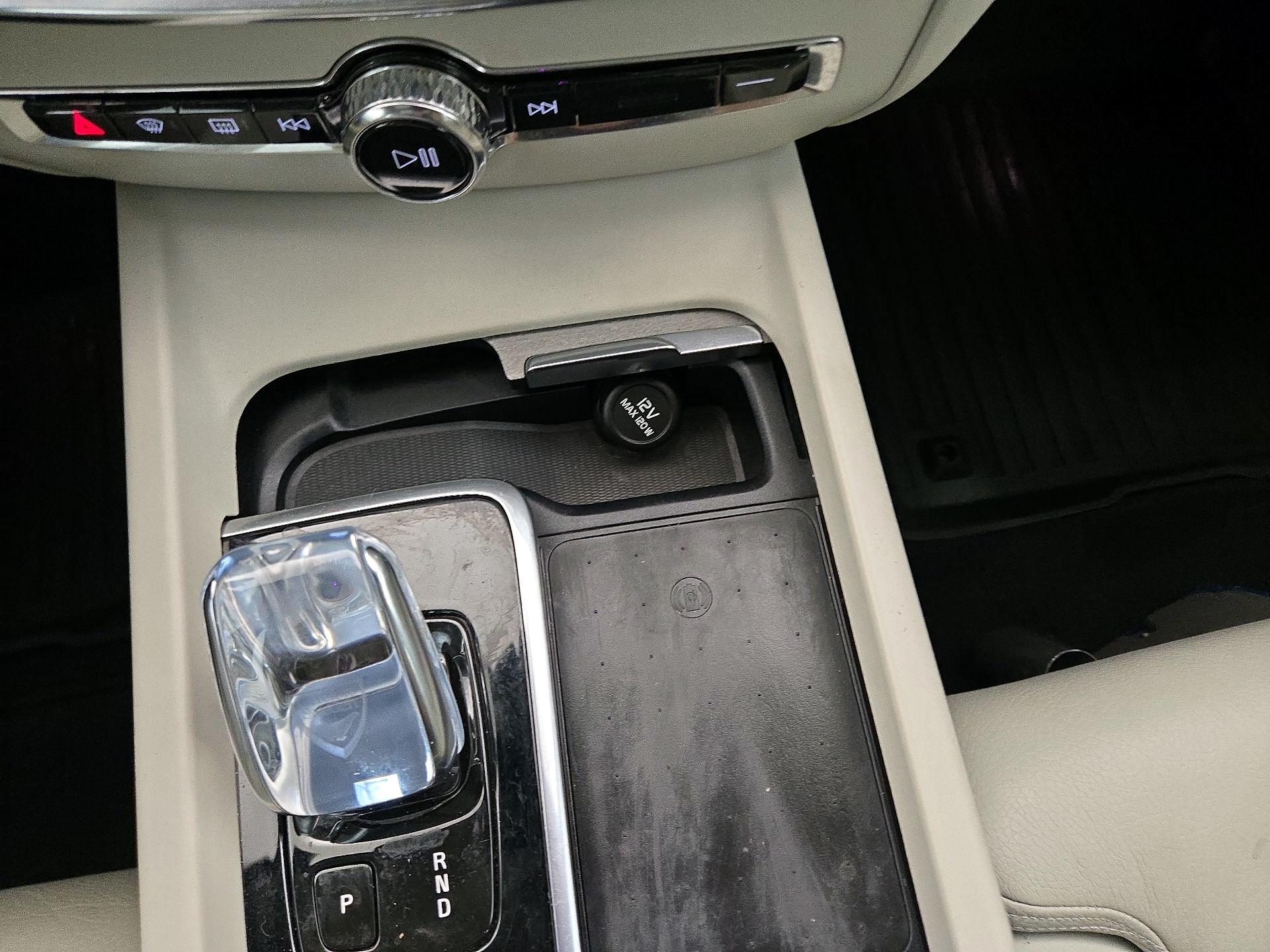 Thumbnail: 2022 Volvo S60 - 18