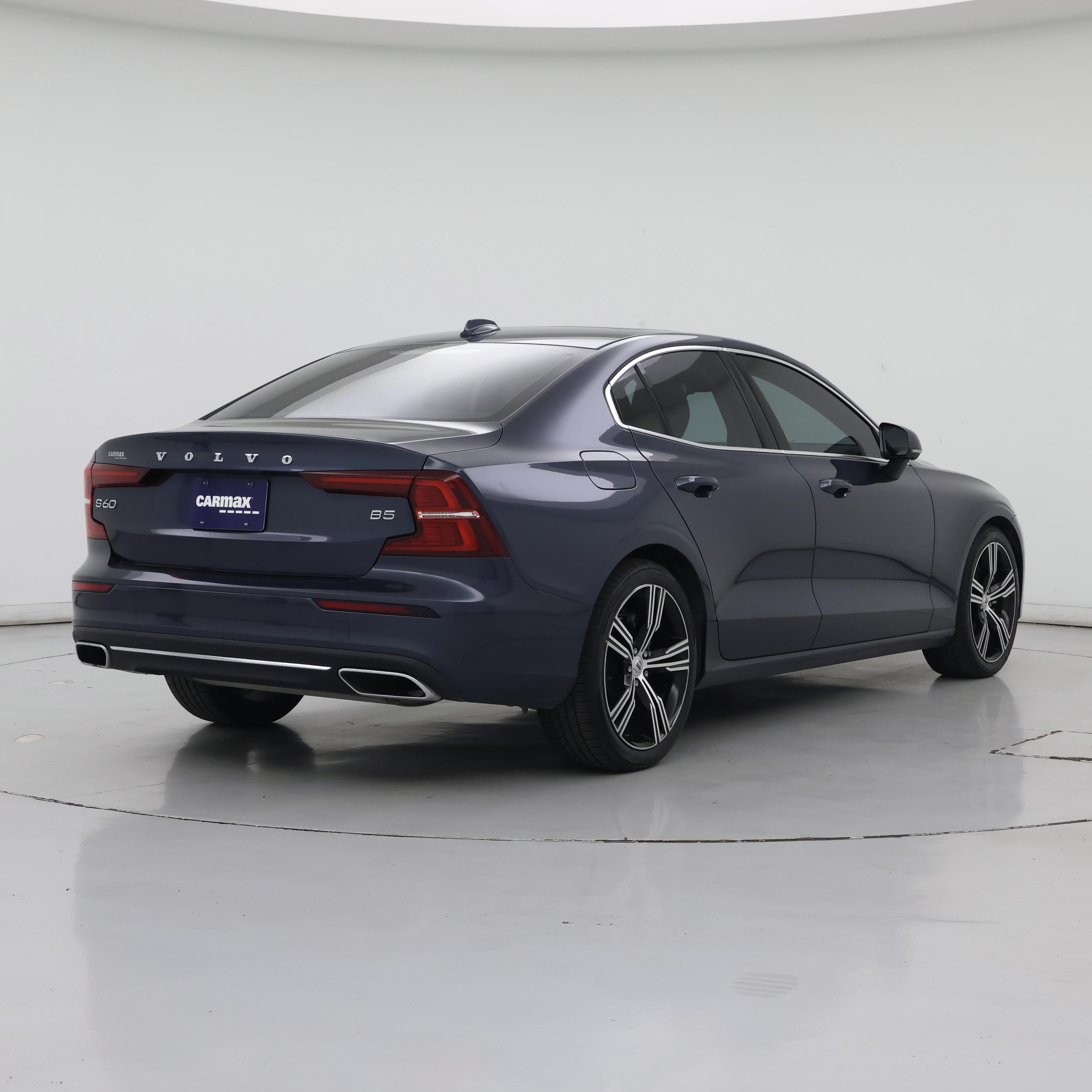 Thumbnail: 2022 Volvo S60 - 8