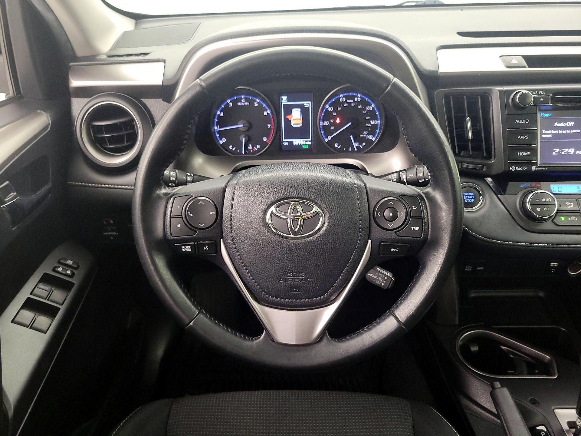 Thumbnail: 2018 Toyota RAV4 - 10