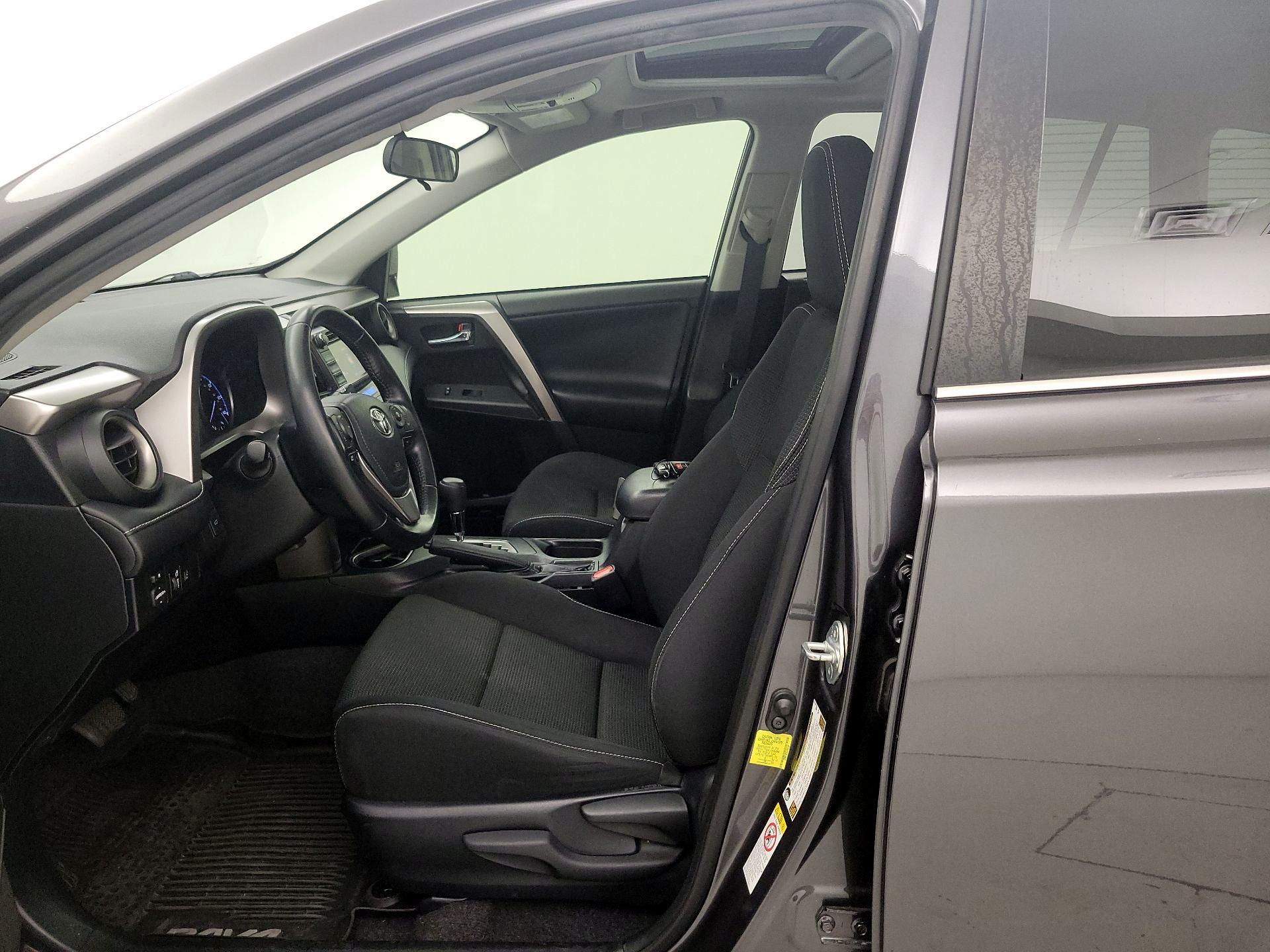 Thumbnail: 2018 Toyota RAV4 - 11