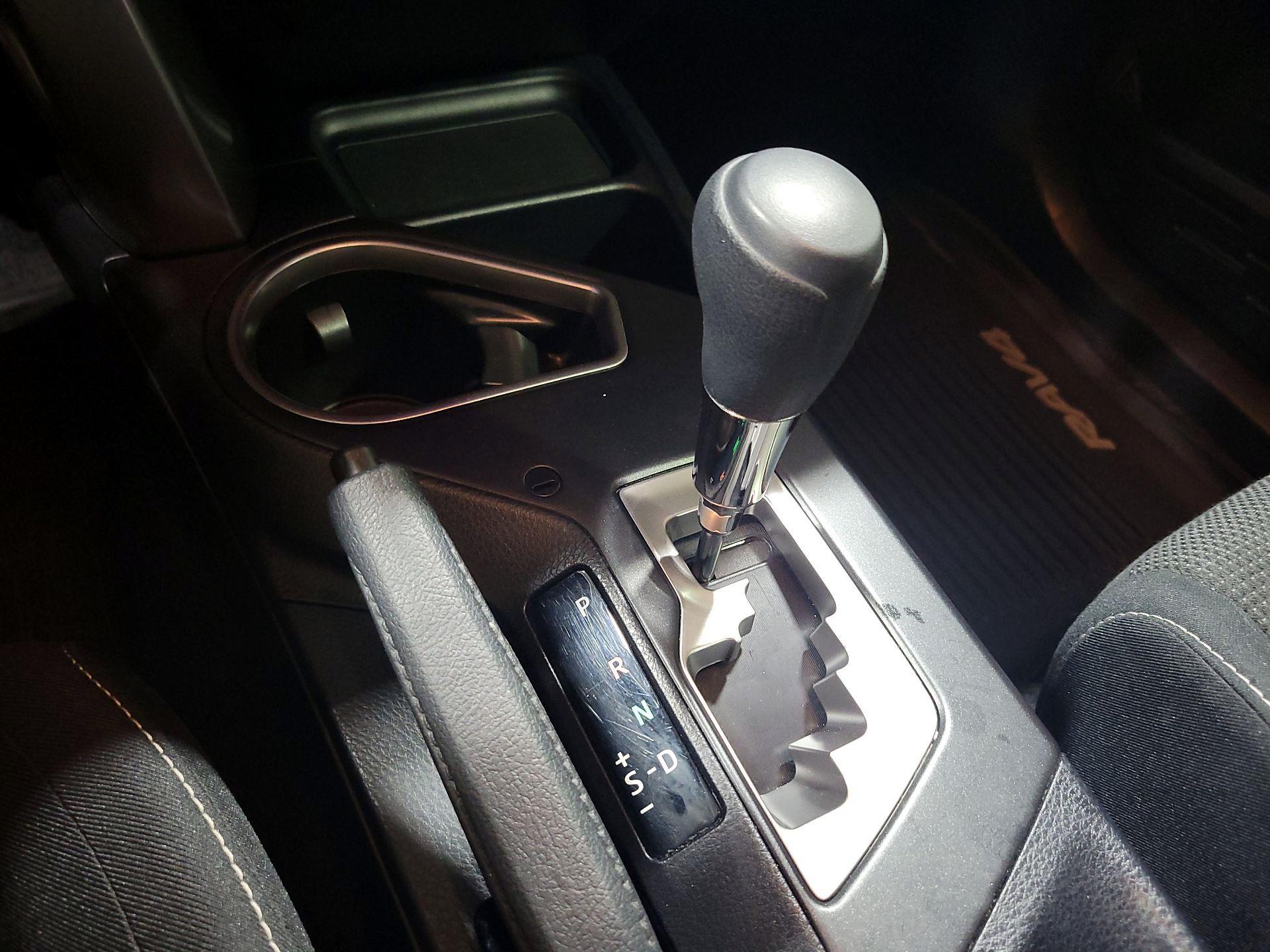 Thumbnail: 2018 Toyota RAV4 - 17