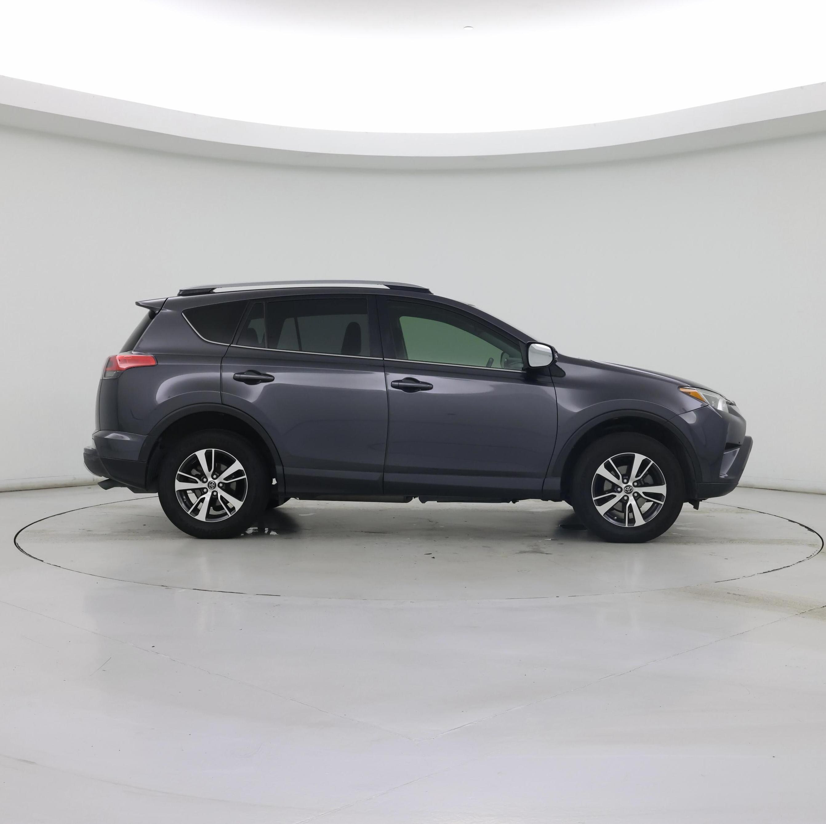 Thumbnail: 2018 Toyota RAV4 - 7