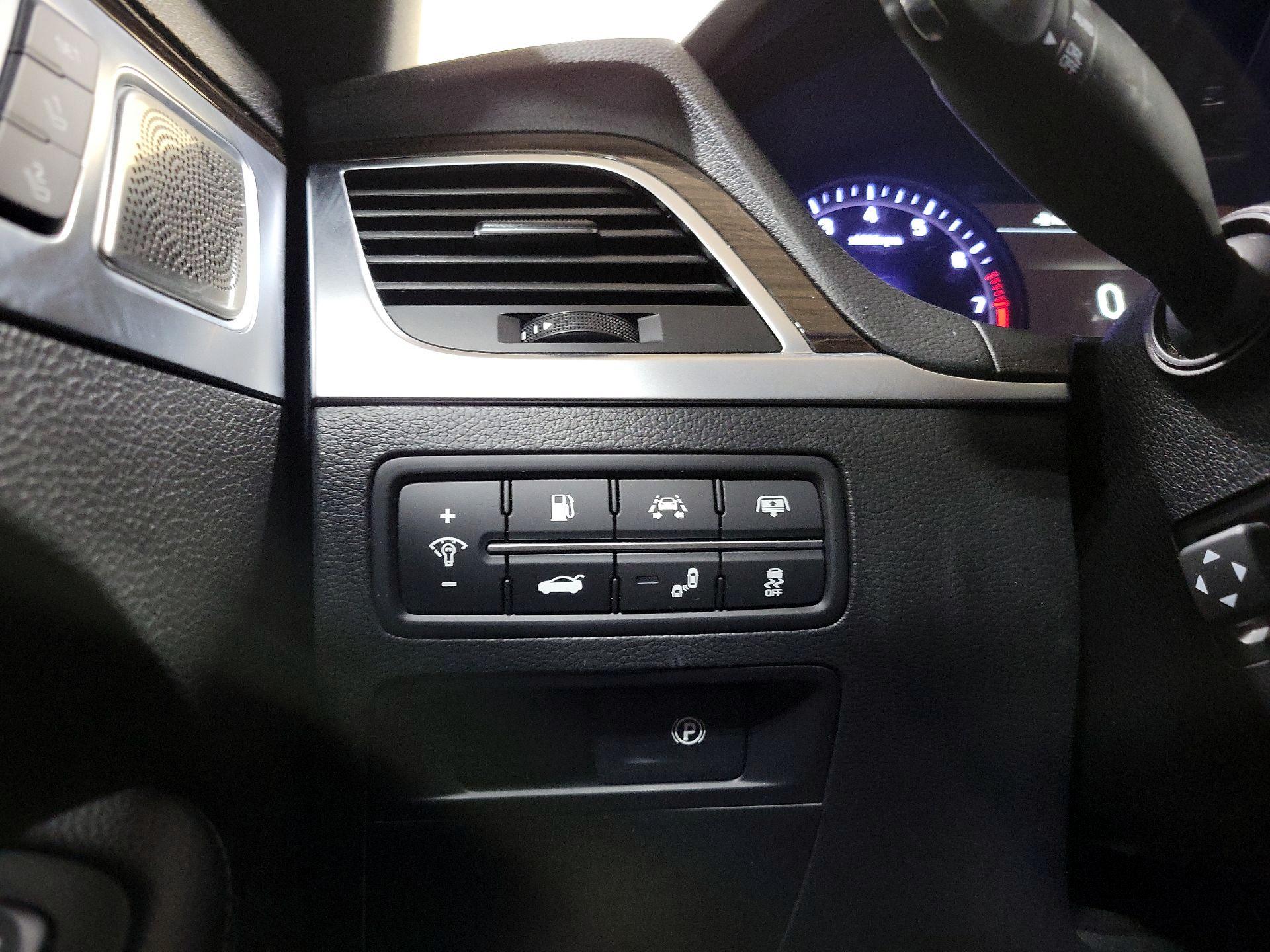 Thumbnail: 2019 Genesis G80 - 13