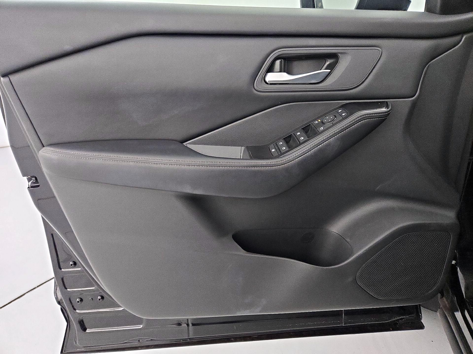 Thumbnail: 2025 Nissan Rogue - 12