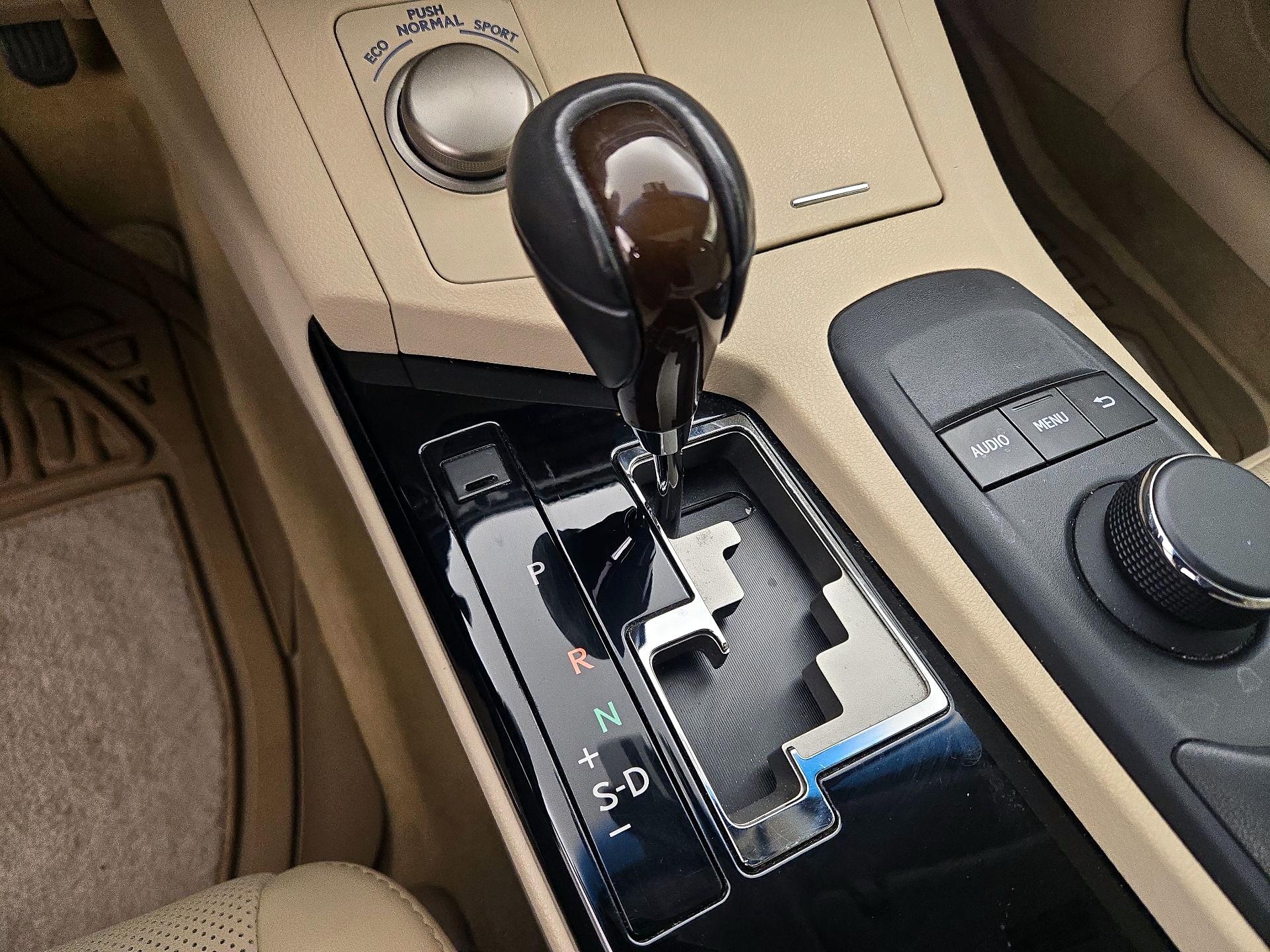 Thumbnail: 2014 Lexus ES - 17