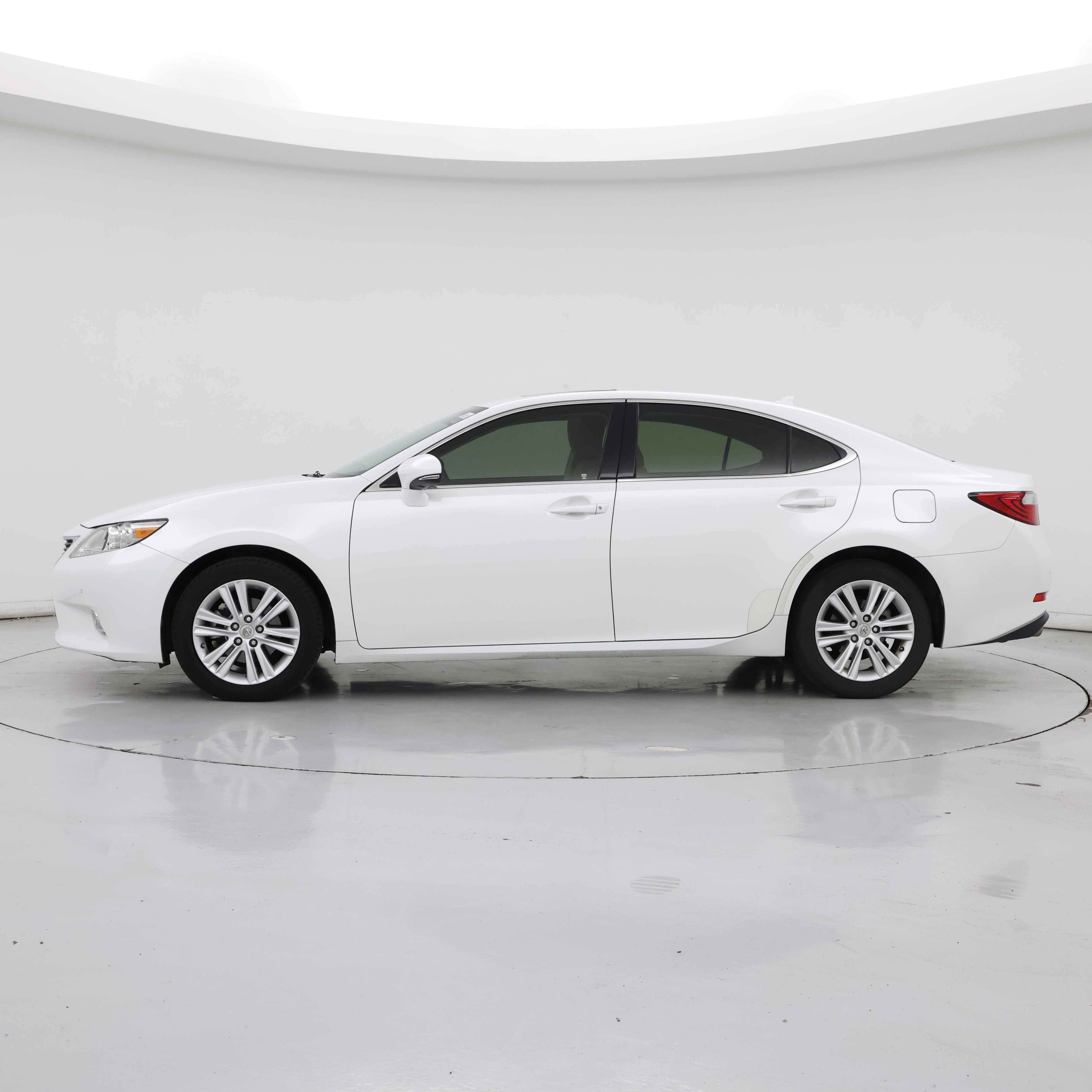 Thumbnail: 2014 Lexus ES - 3