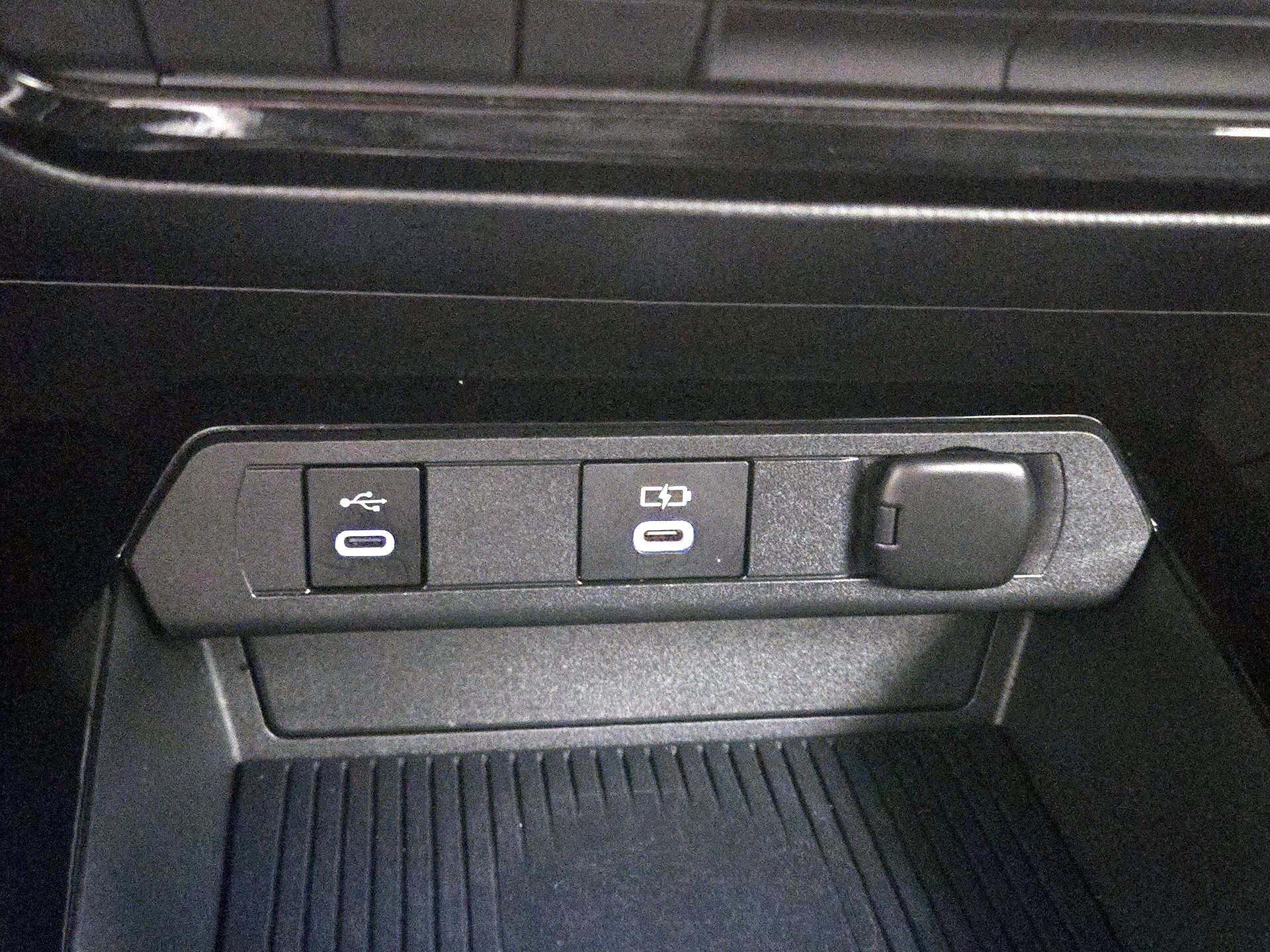 Thumbnail: 2025 Toyota Prius - 18