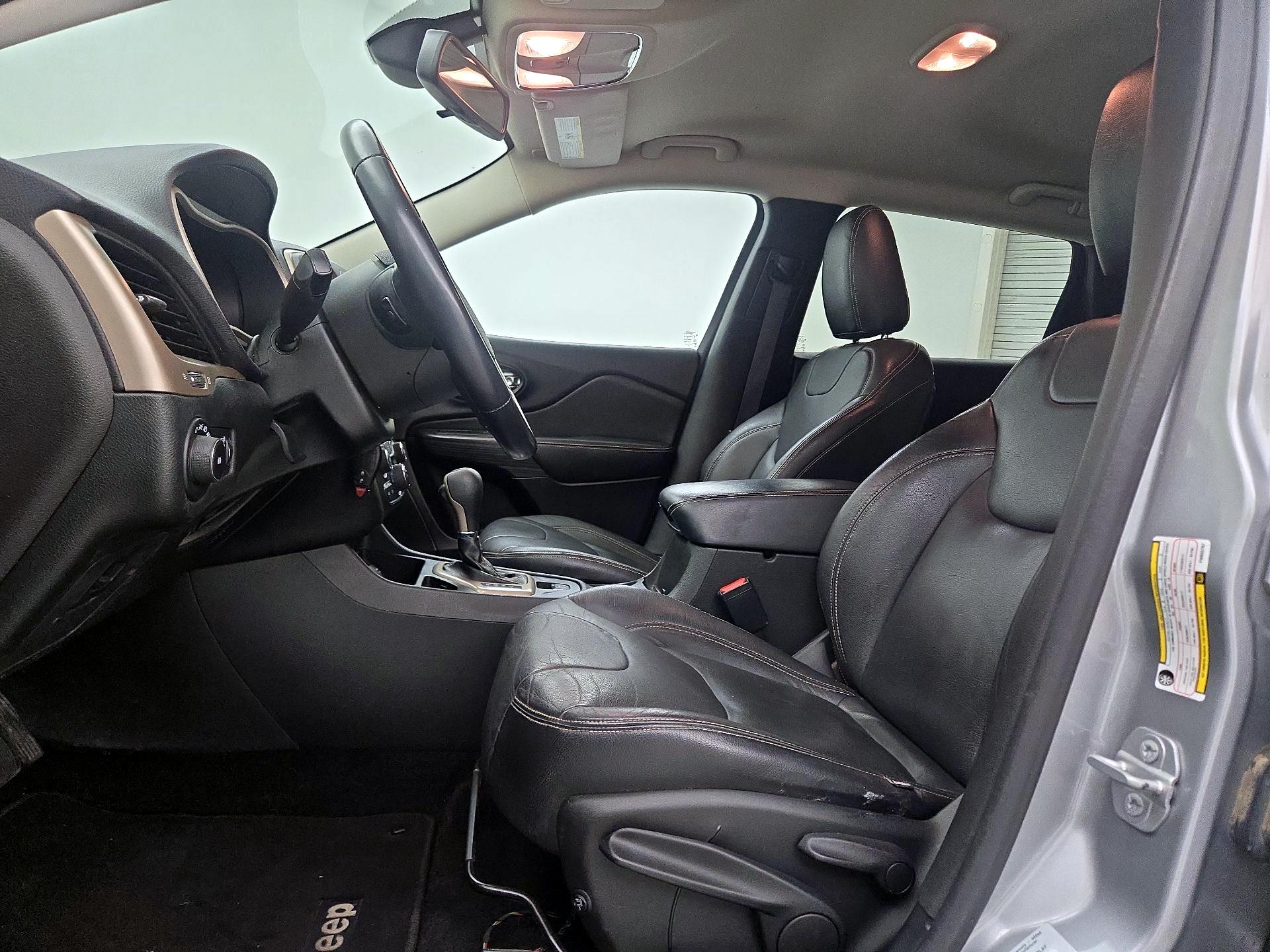 Thumbnail: 2015 Jeep Cherokee - 11