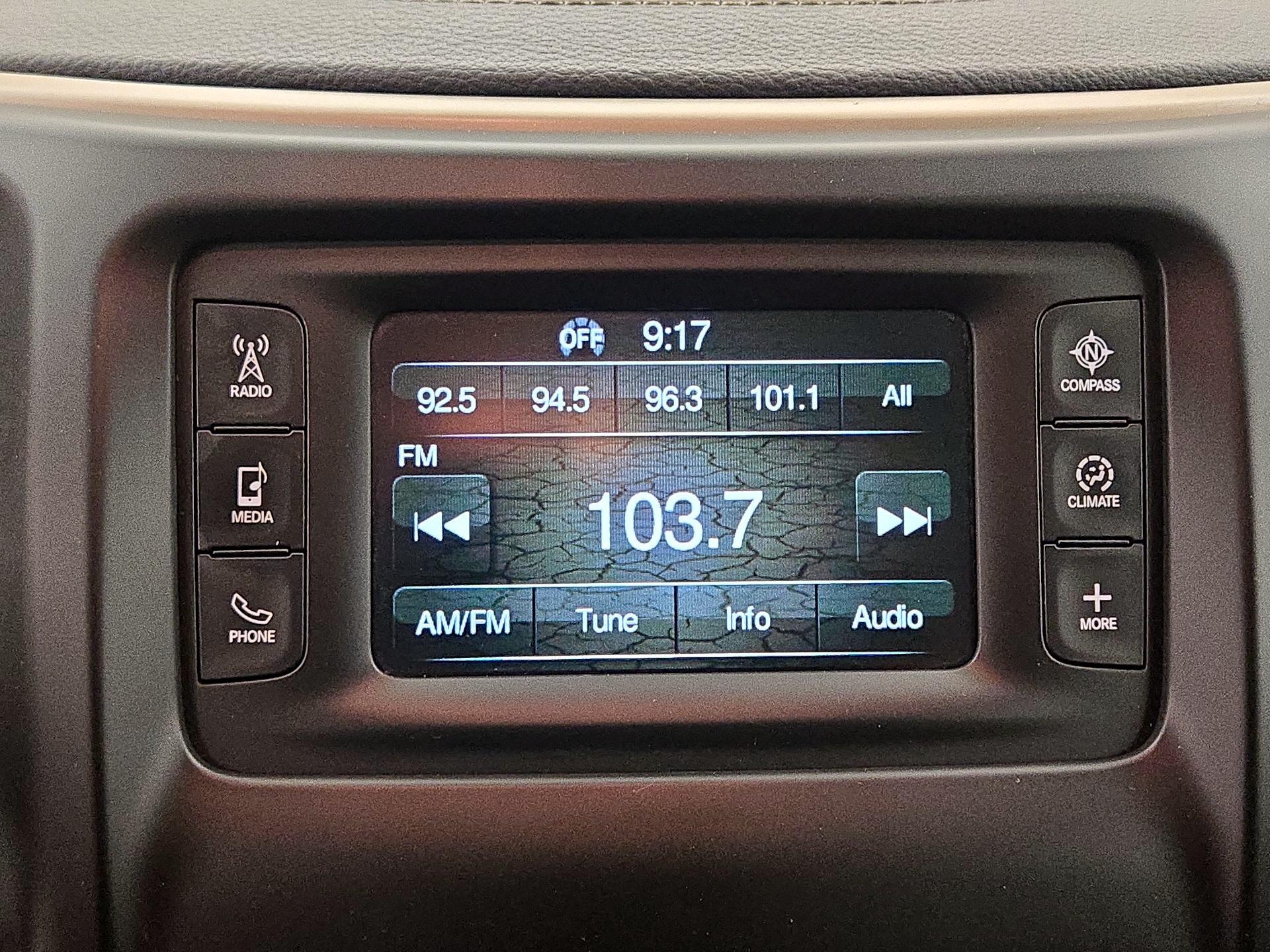 Thumbnail: 2015 Jeep Cherokee - 15