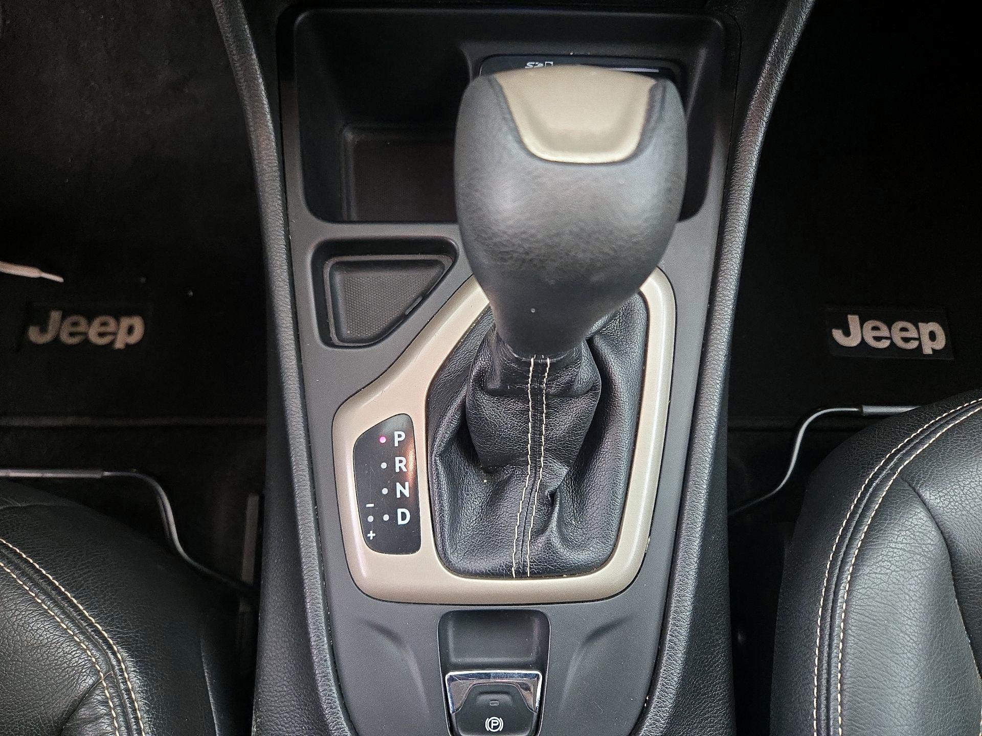 Thumbnail: 2015 Jeep Cherokee - 17