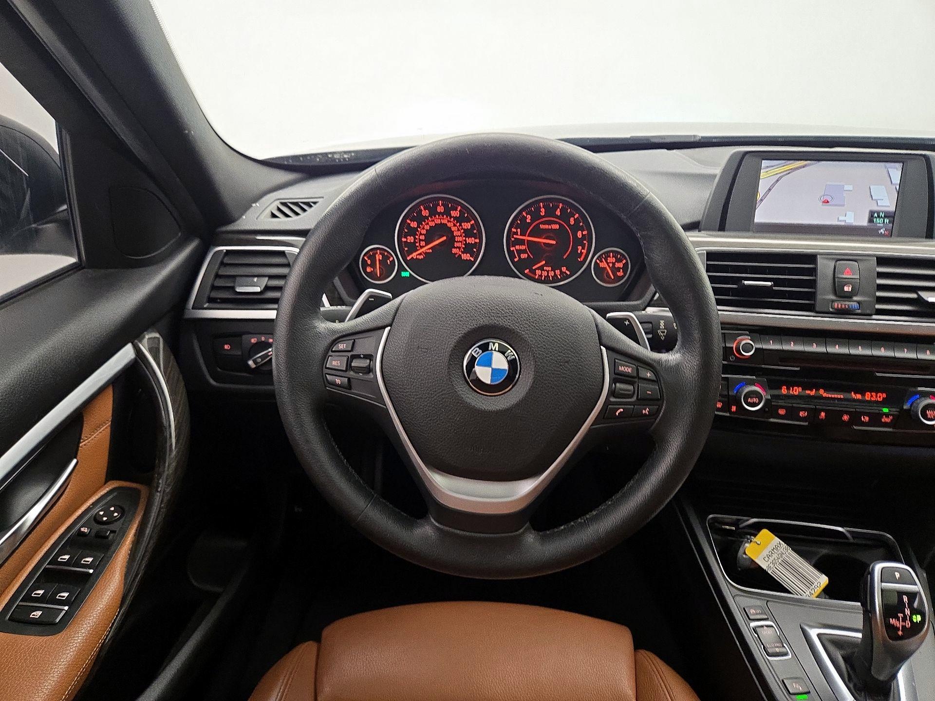 Thumbnail: 2016 BMW 3 Series - 10