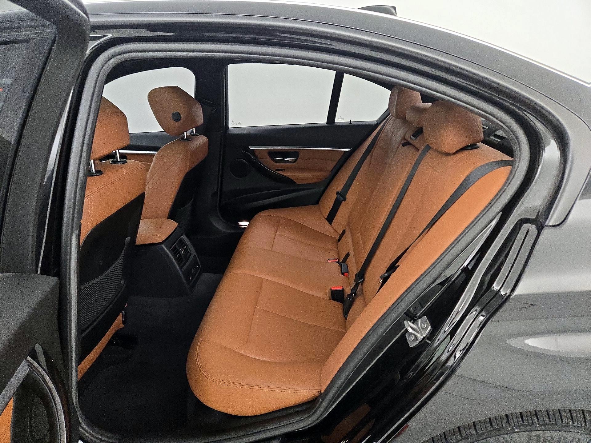 Thumbnail: 2016 BMW 3 Series - 20