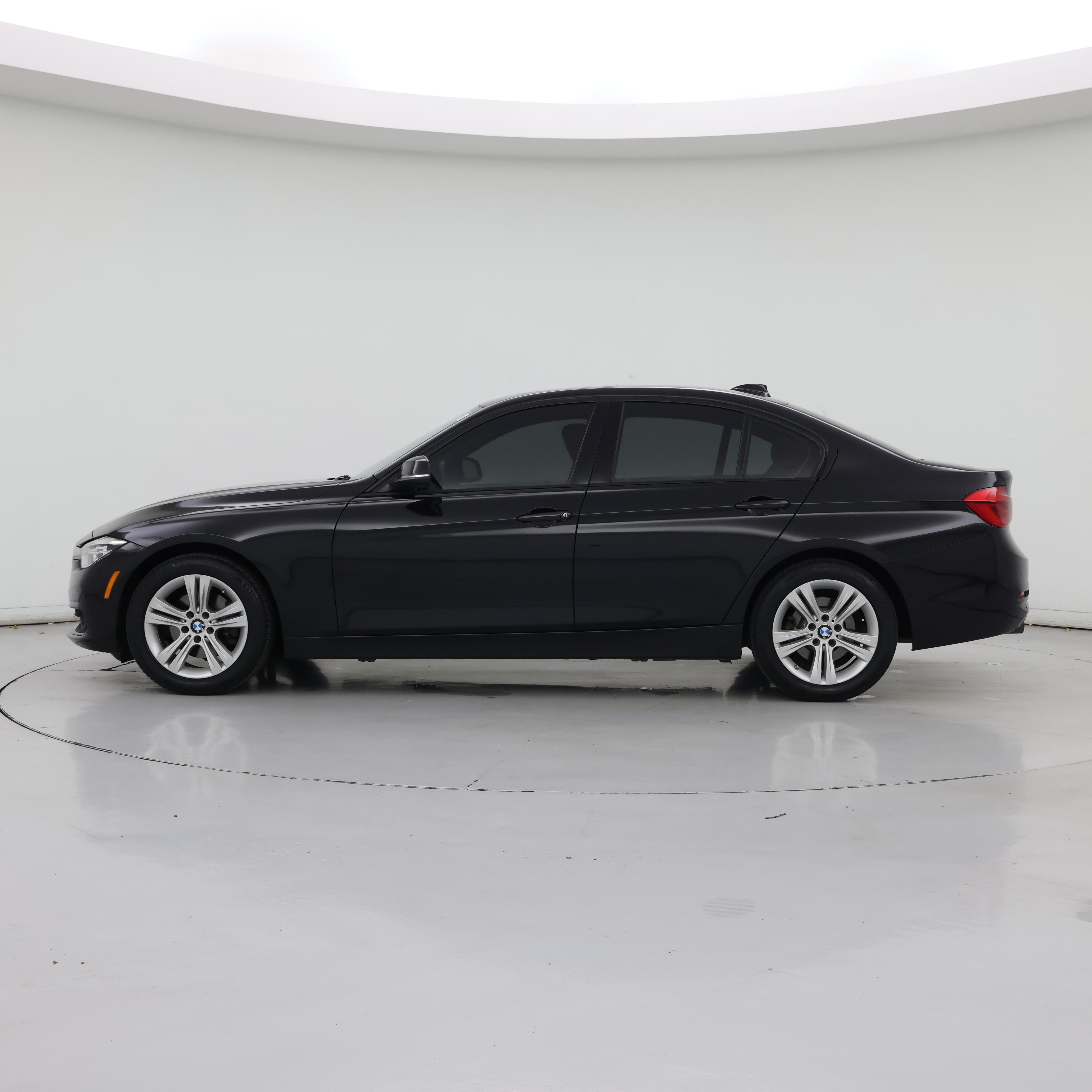Thumbnail: 2016 BMW 3 Series - 3