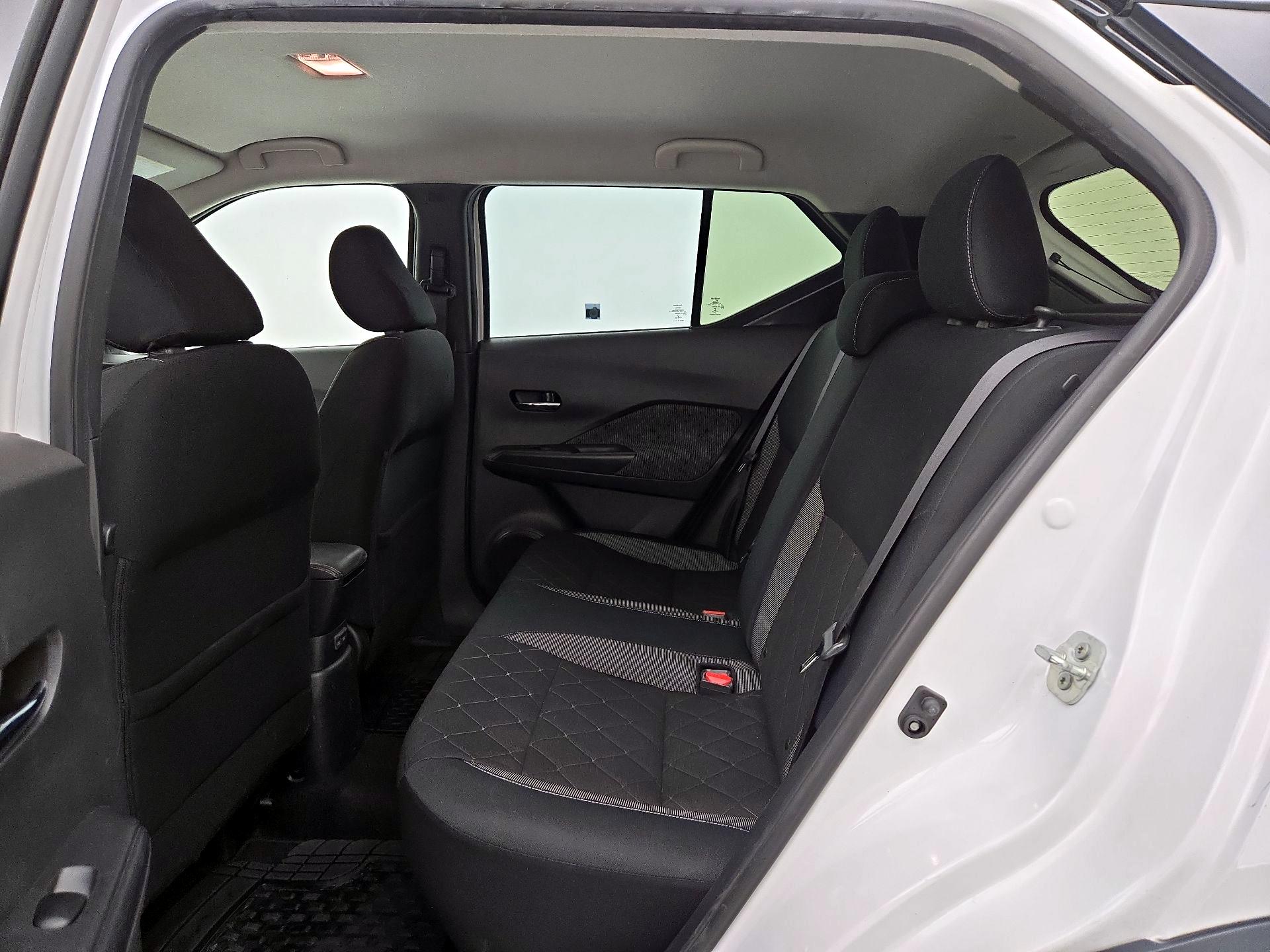 Thumbnail: 2019 Nissan Kicks - 19