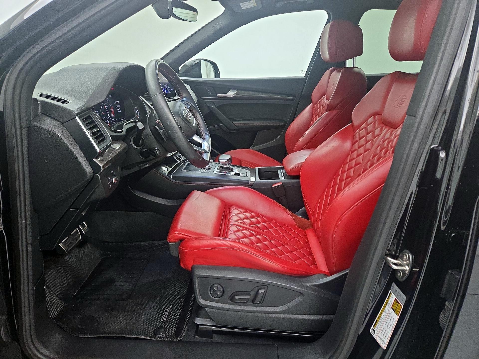 Thumbnail: 2020 Audi SQ5 - 11