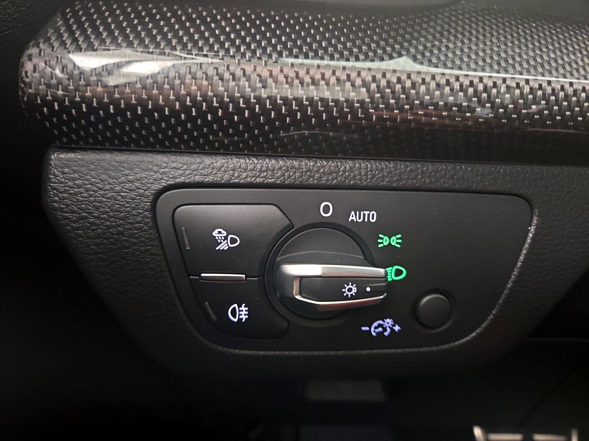 Thumbnail: 2020 Audi SQ5 - 13