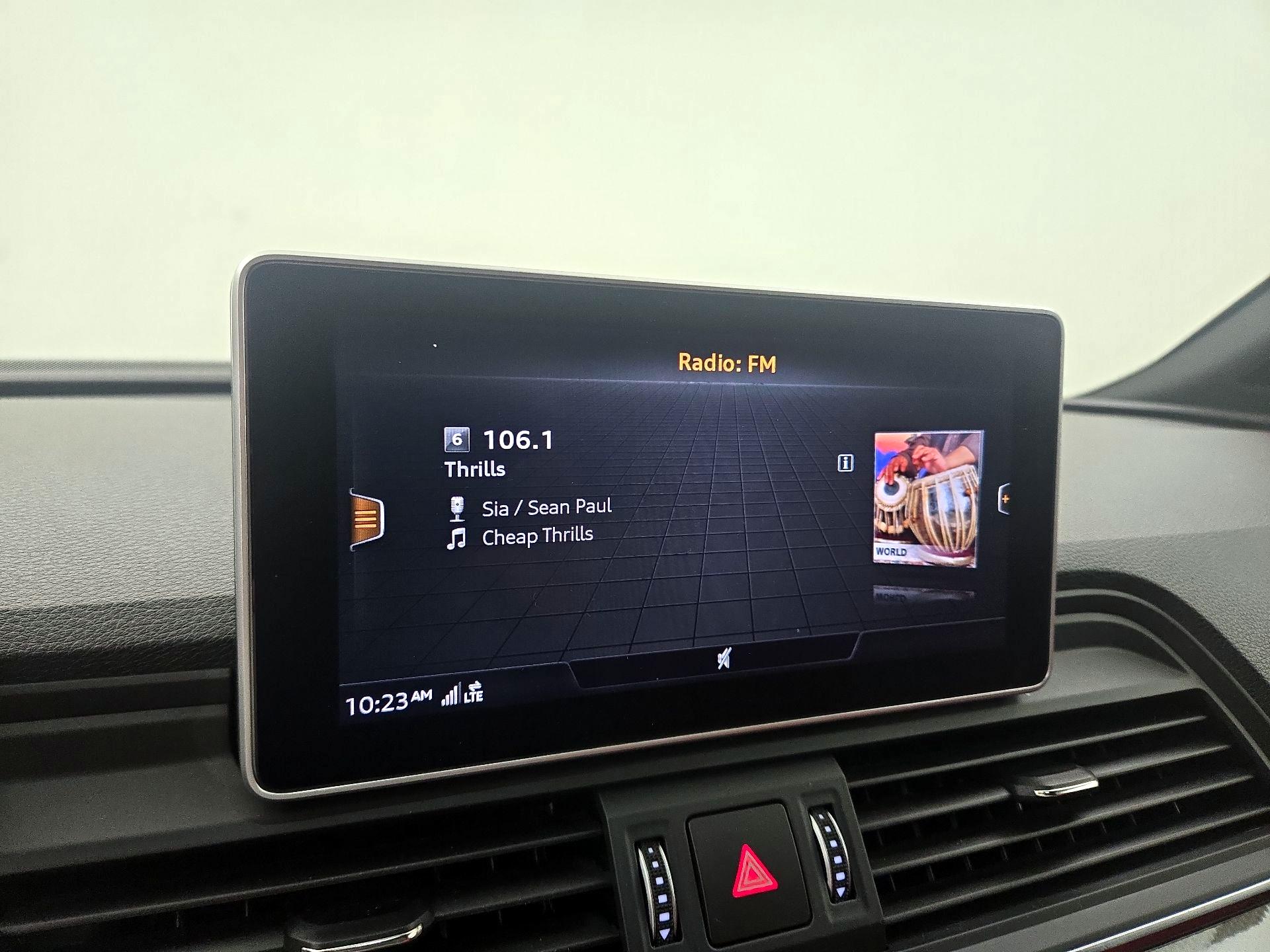 Thumbnail: 2020 Audi SQ5 - 16