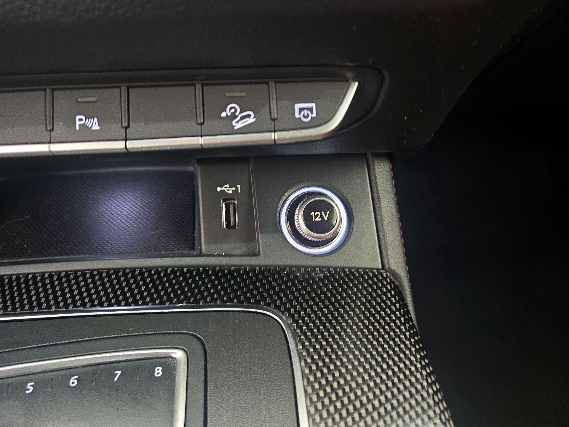 Thumbnail: 2020 Audi SQ5 - 19