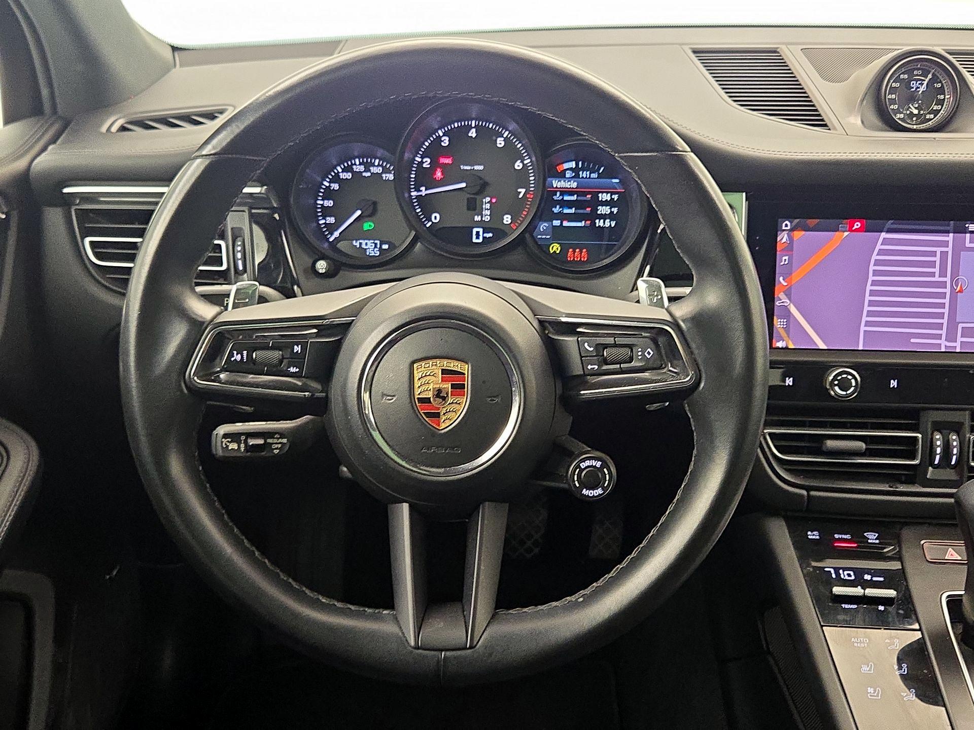 Thumbnail: 2023 Porsche Macan - 10