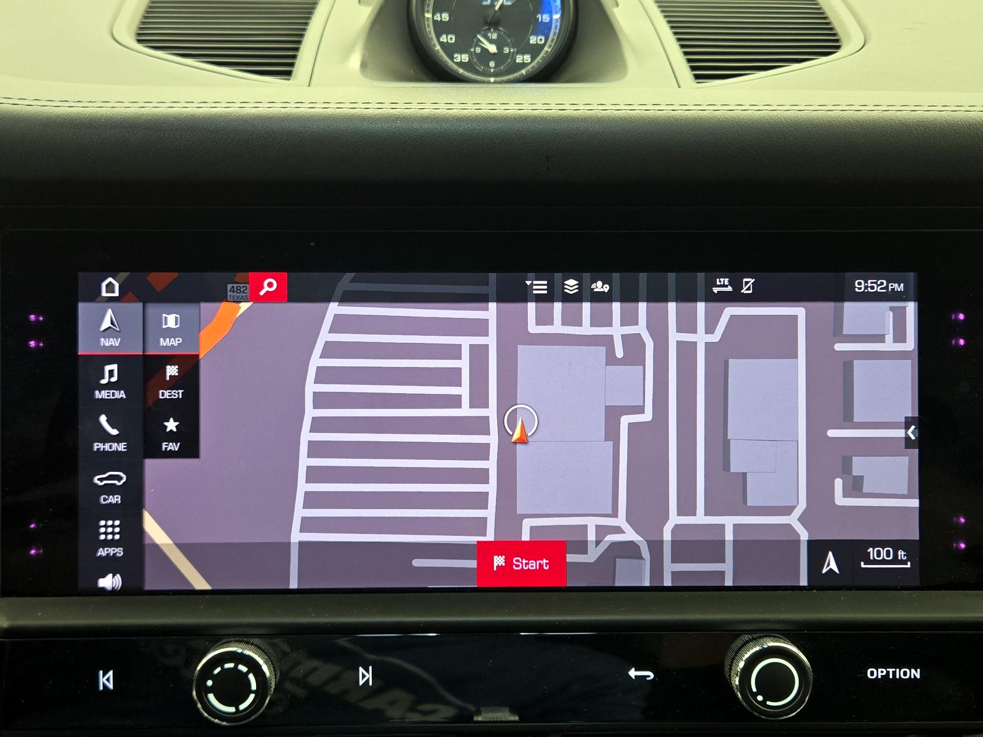 Thumbnail: 2023 Porsche Macan - 14