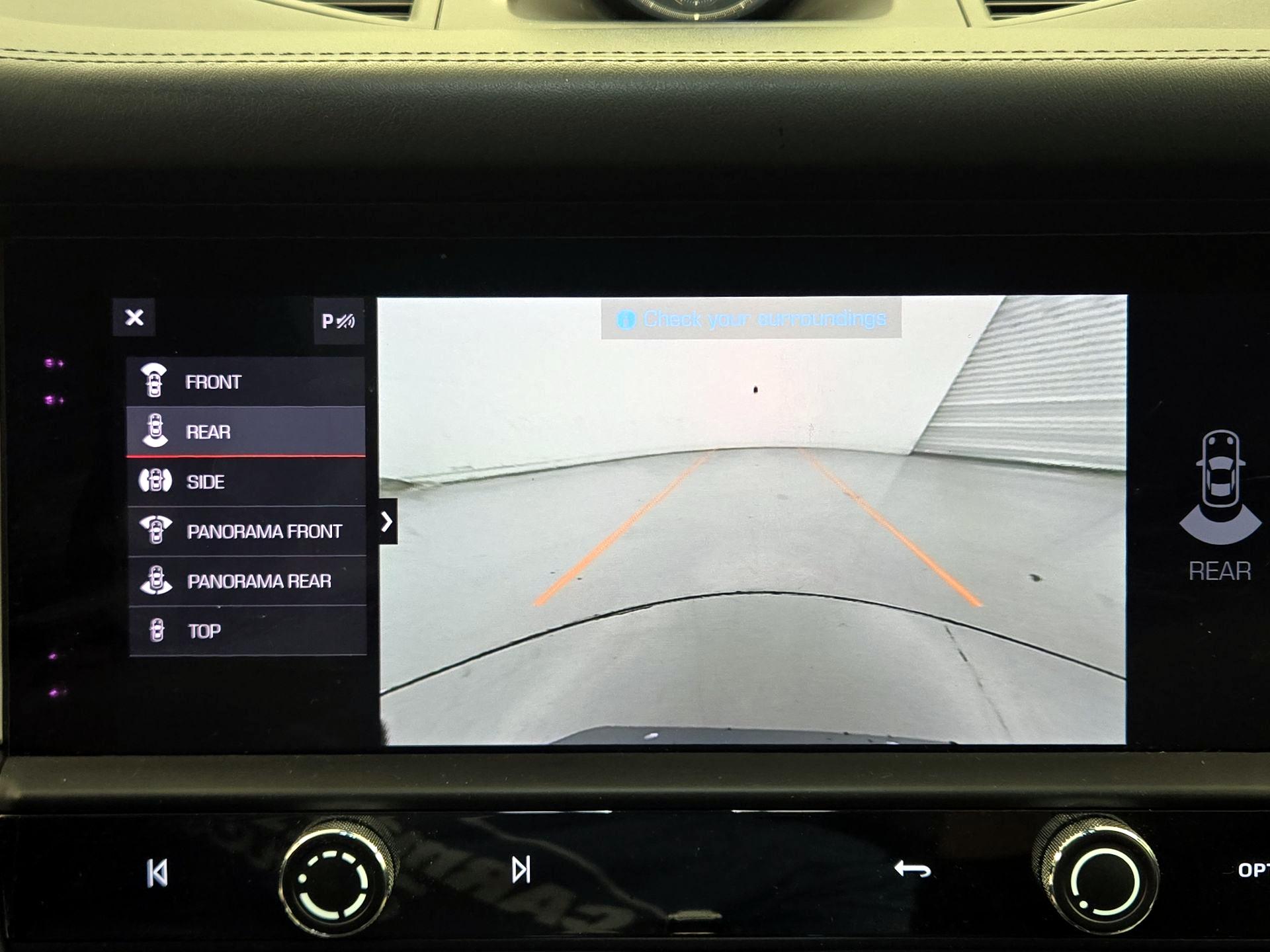 Thumbnail: 2023 Porsche Macan - 15