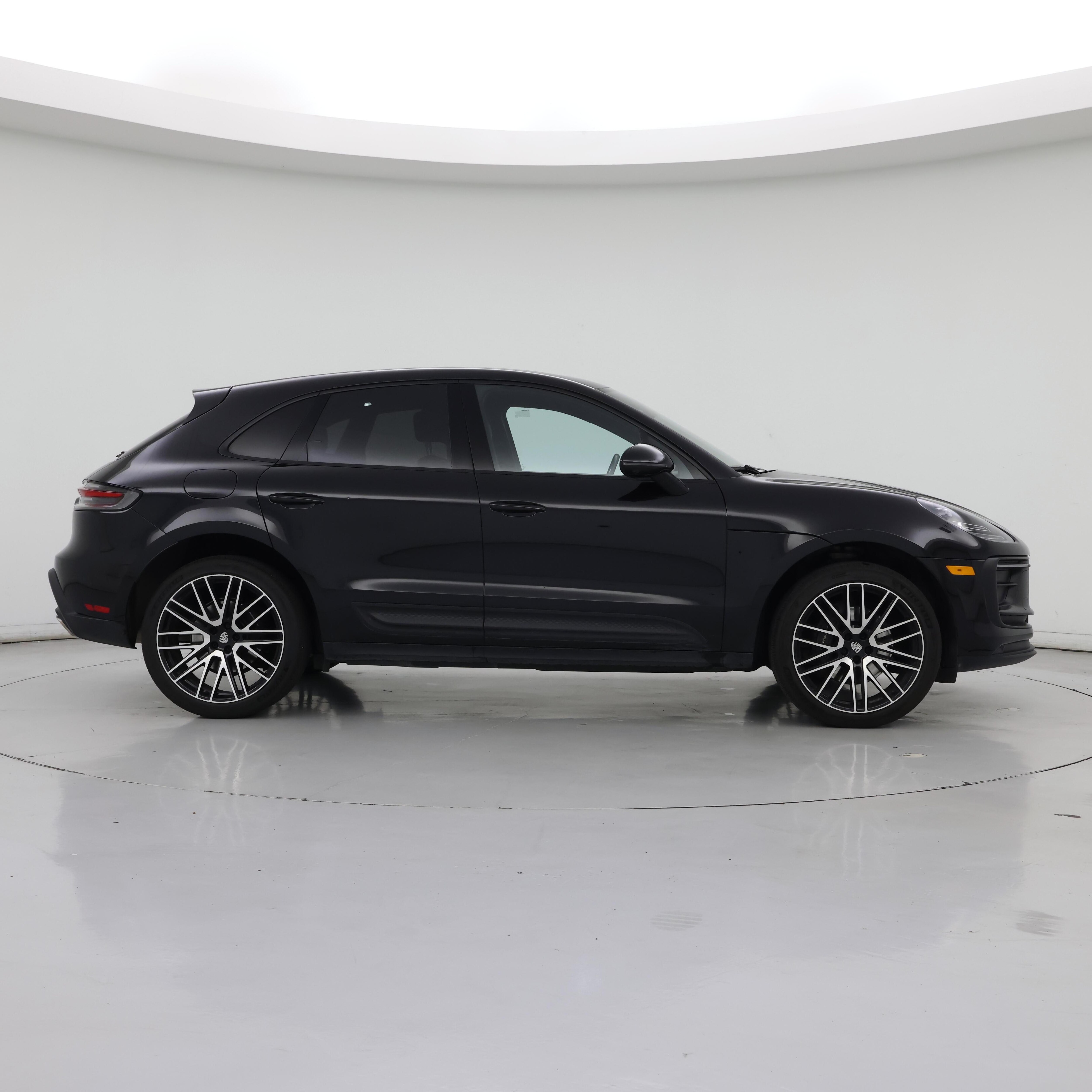 Thumbnail: 2023 Porsche Macan - 7