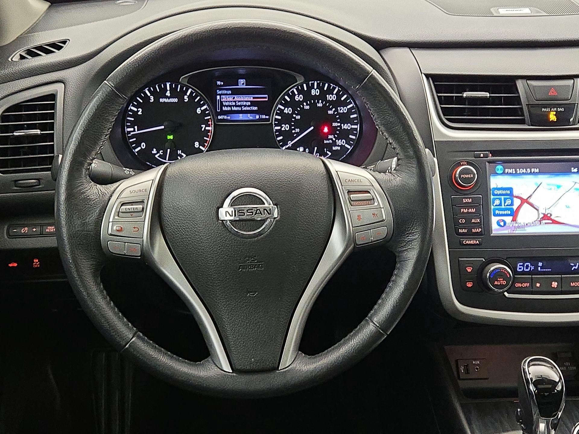 Thumbnail: 2016 Nissan Altima - 10