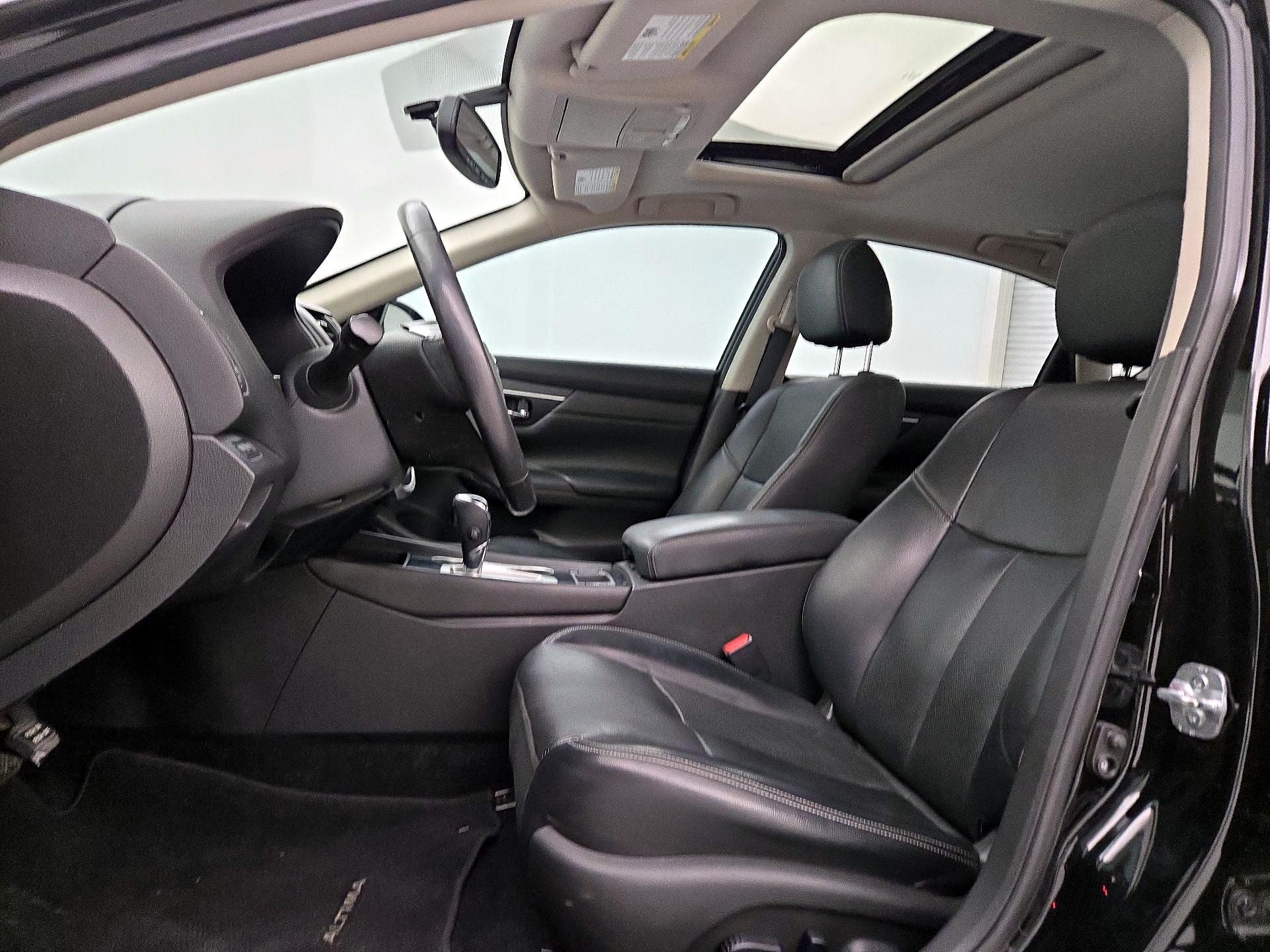 Thumbnail: 2016 Nissan Altima - 11