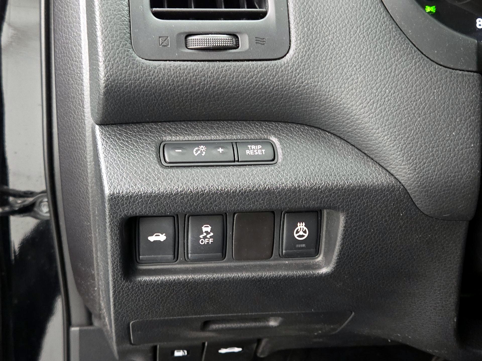 Thumbnail: 2016 Nissan Altima - 13