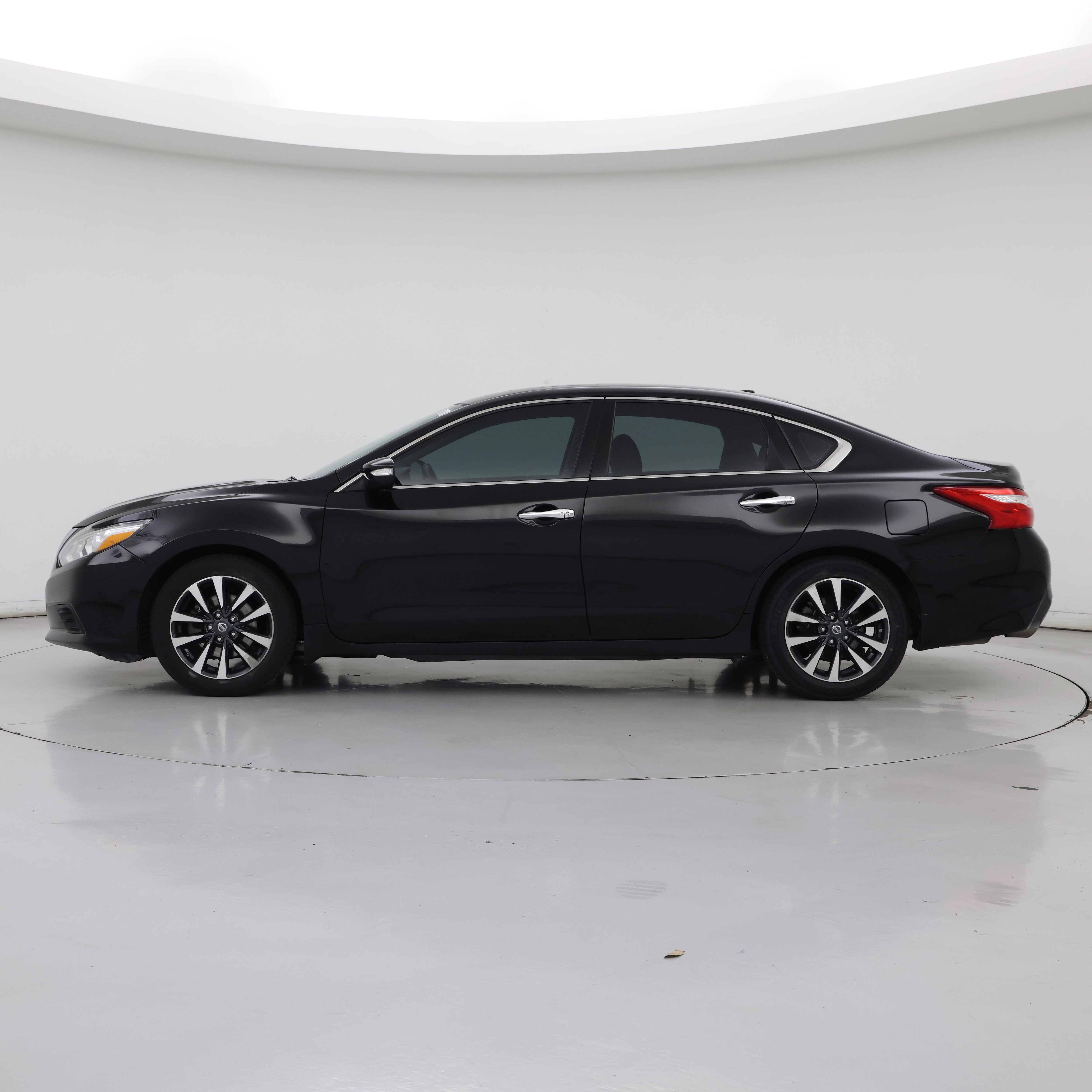 Thumbnail: 2016 Nissan Altima - 3
