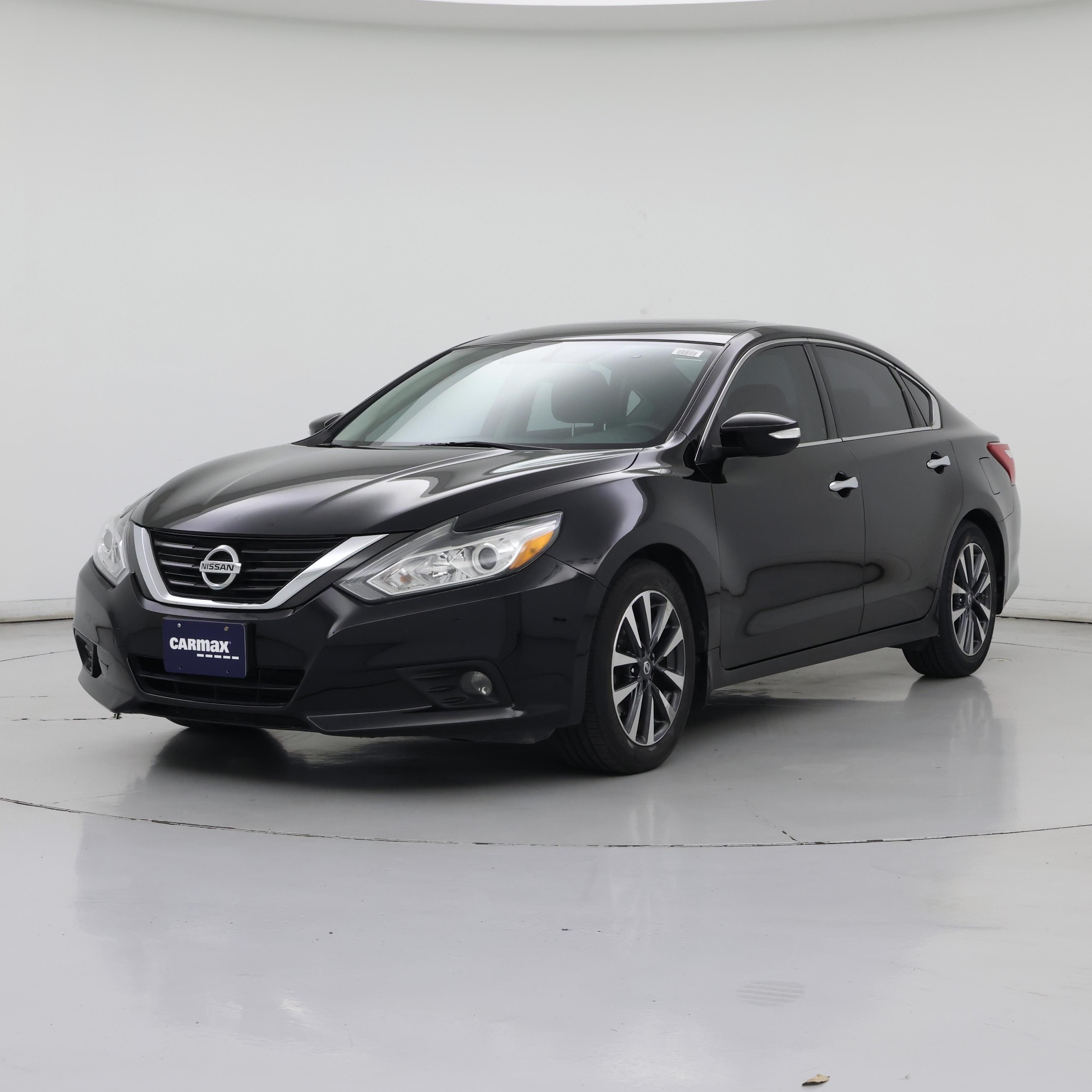 Thumbnail: 2016 Nissan Altima - 4