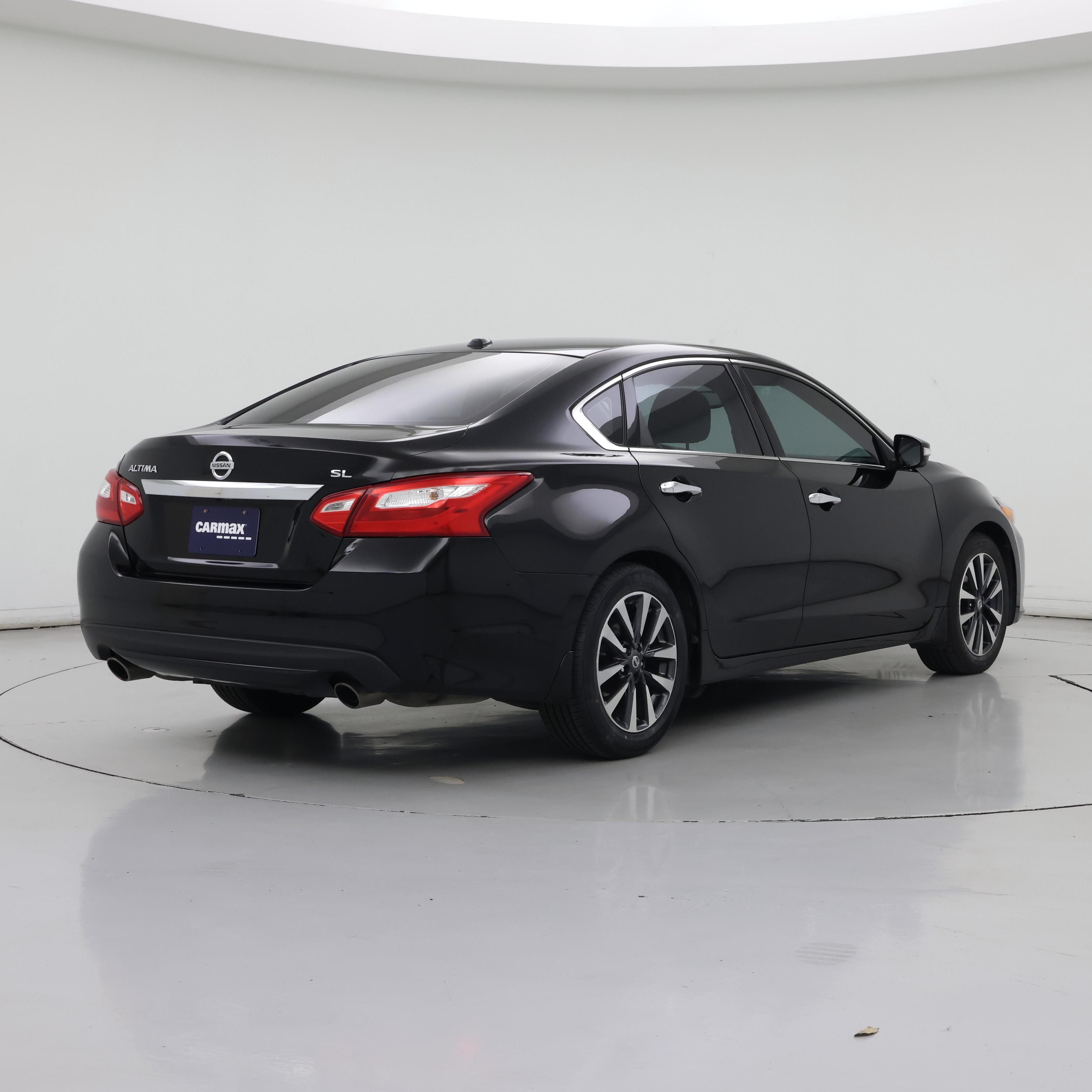 Thumbnail: 2016 Nissan Altima - 8