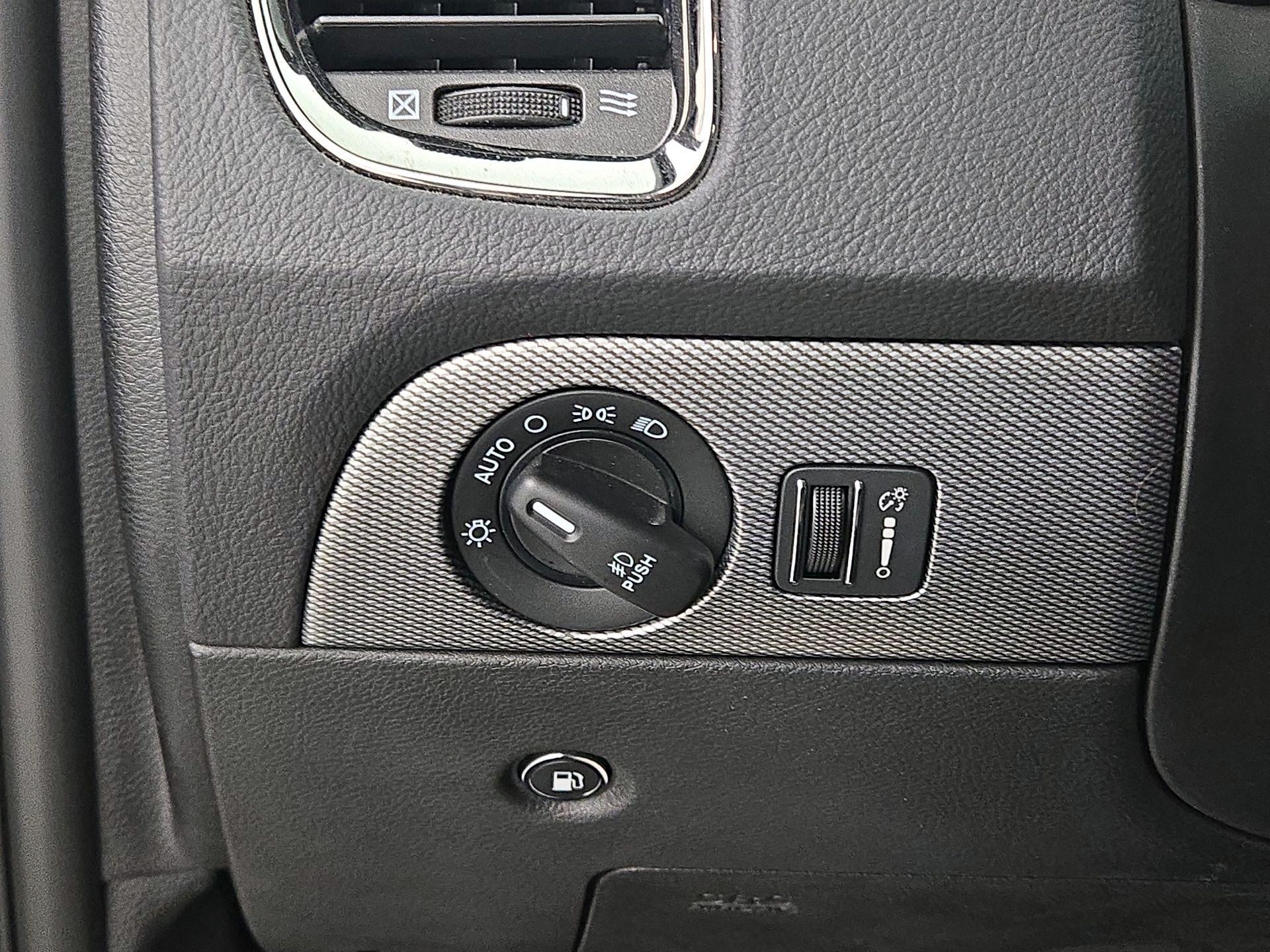 Thumbnail: 2019 Dodge Durango - 13