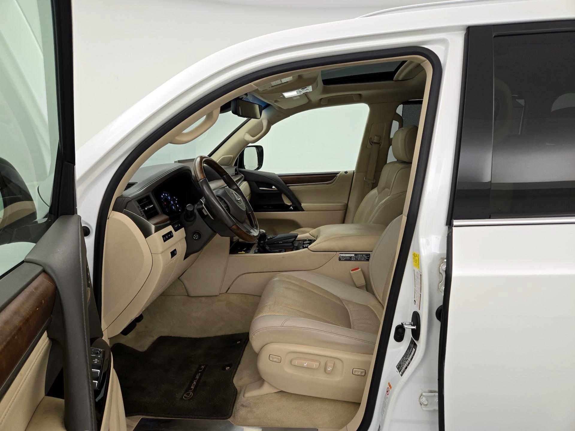 Thumbnail: 2017 Lexus LX - 11