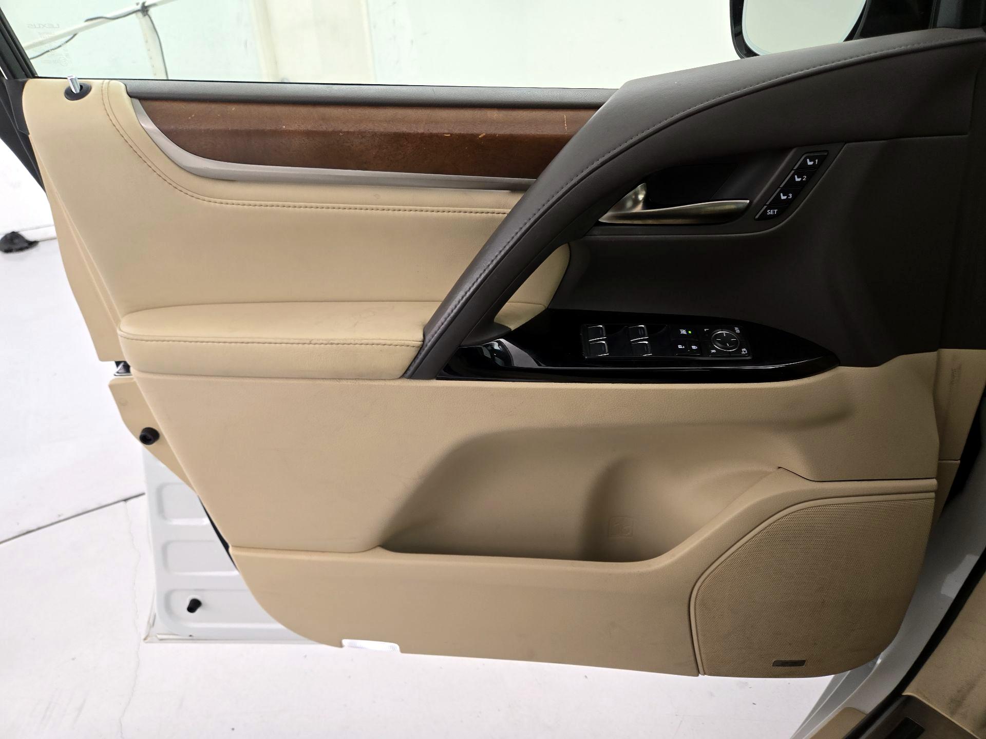 Thumbnail: 2017 Lexus LX - 12