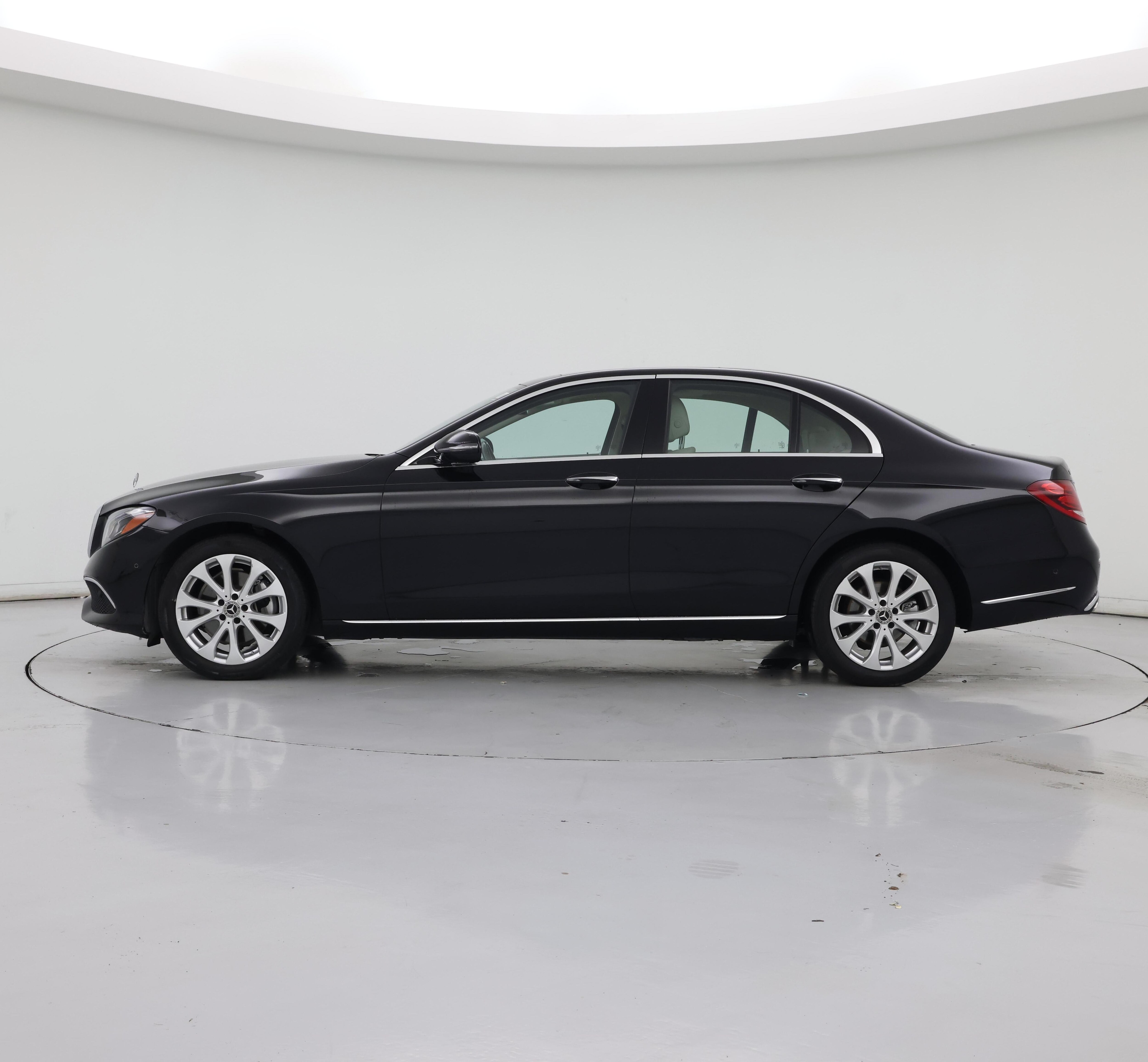 Thumbnail: 2018 Mercedes-Benz E-Class - 3