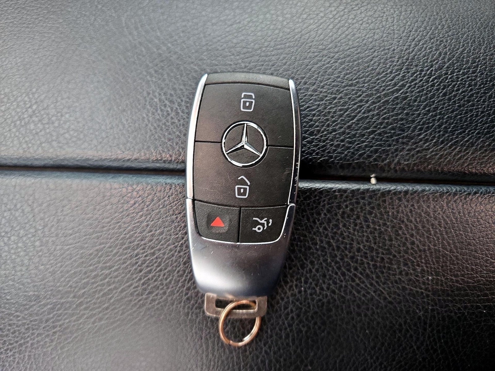 2022 Mercedes-Benz C-Class Coupe C 300 - Photo 24
