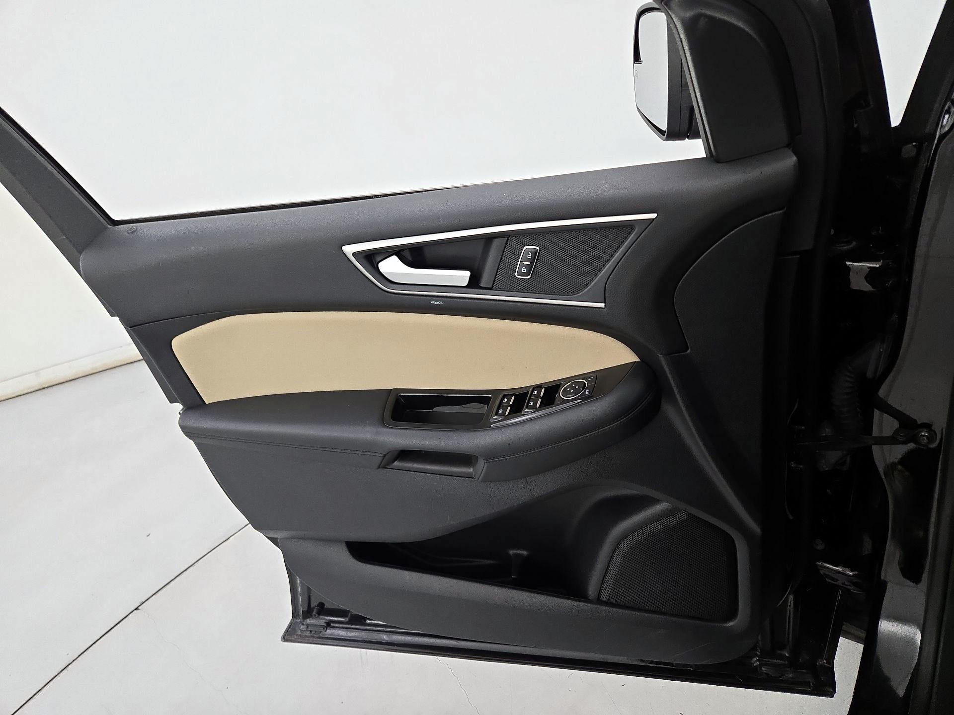 Thumbnail: 2018 Ford Edge - 12