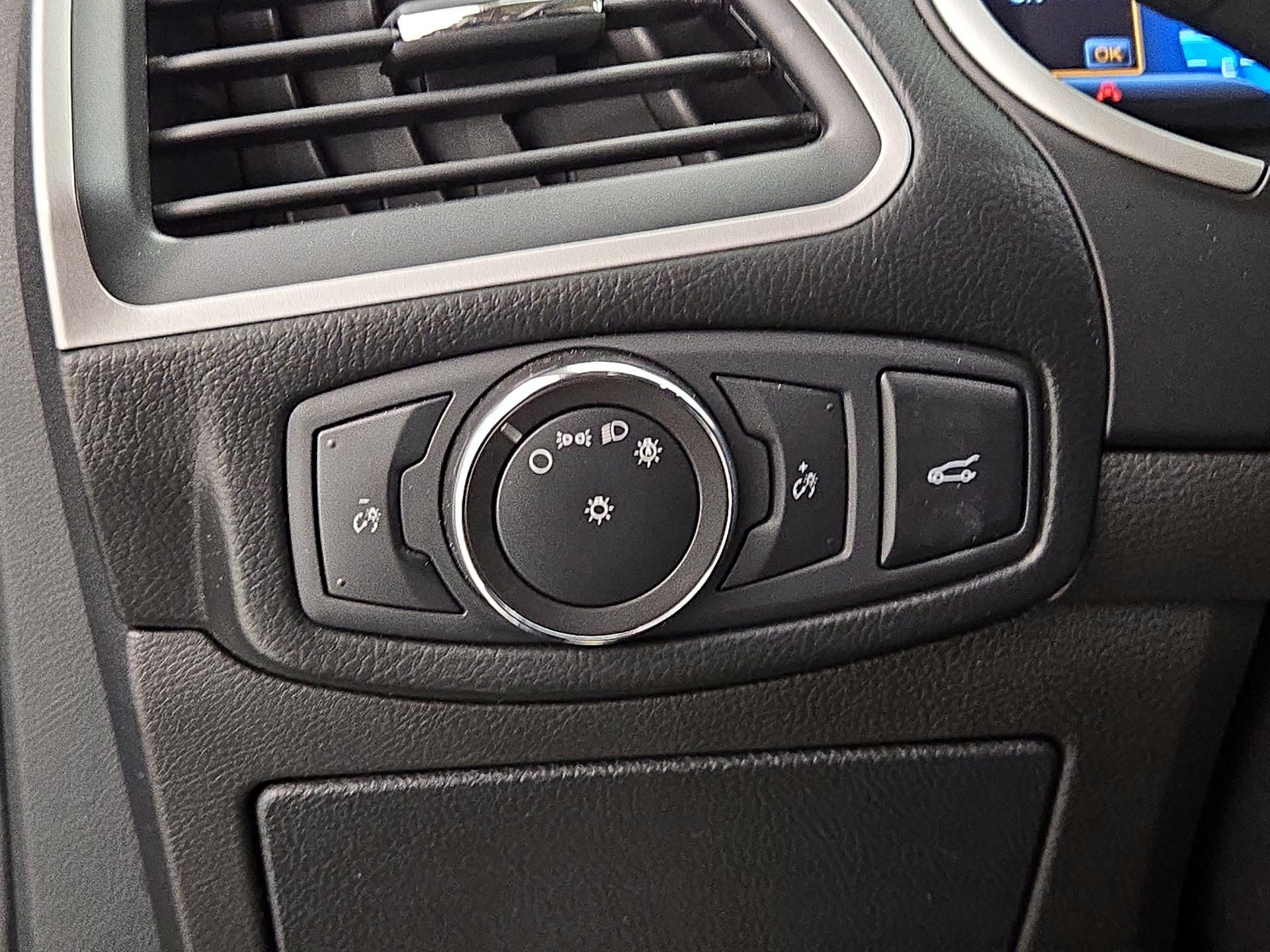 Thumbnail: 2018 Ford Edge - 13